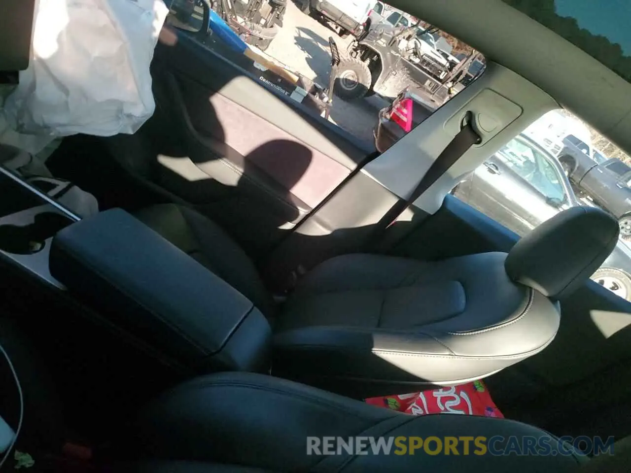 8 Photograph of a damaged car 5YJYGDEEXMF124925 TESLA MODEL Y 2021