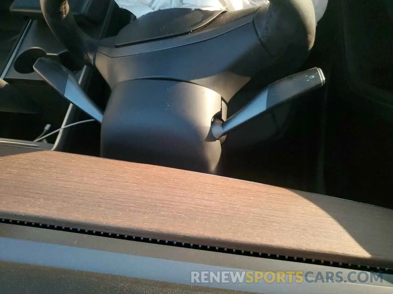 9 Photograph of a damaged car 5YJYGDEEXMF124925 TESLA MODEL Y 2021