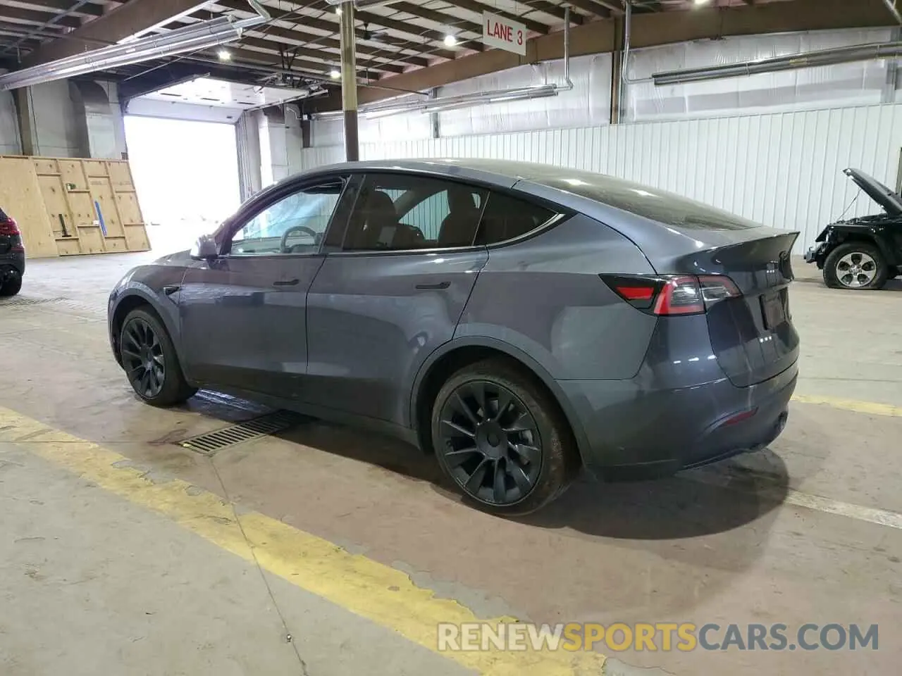 2 Photograph of a damaged car 5YJYGDEEXMF125220 TESLA MODEL Y 2021