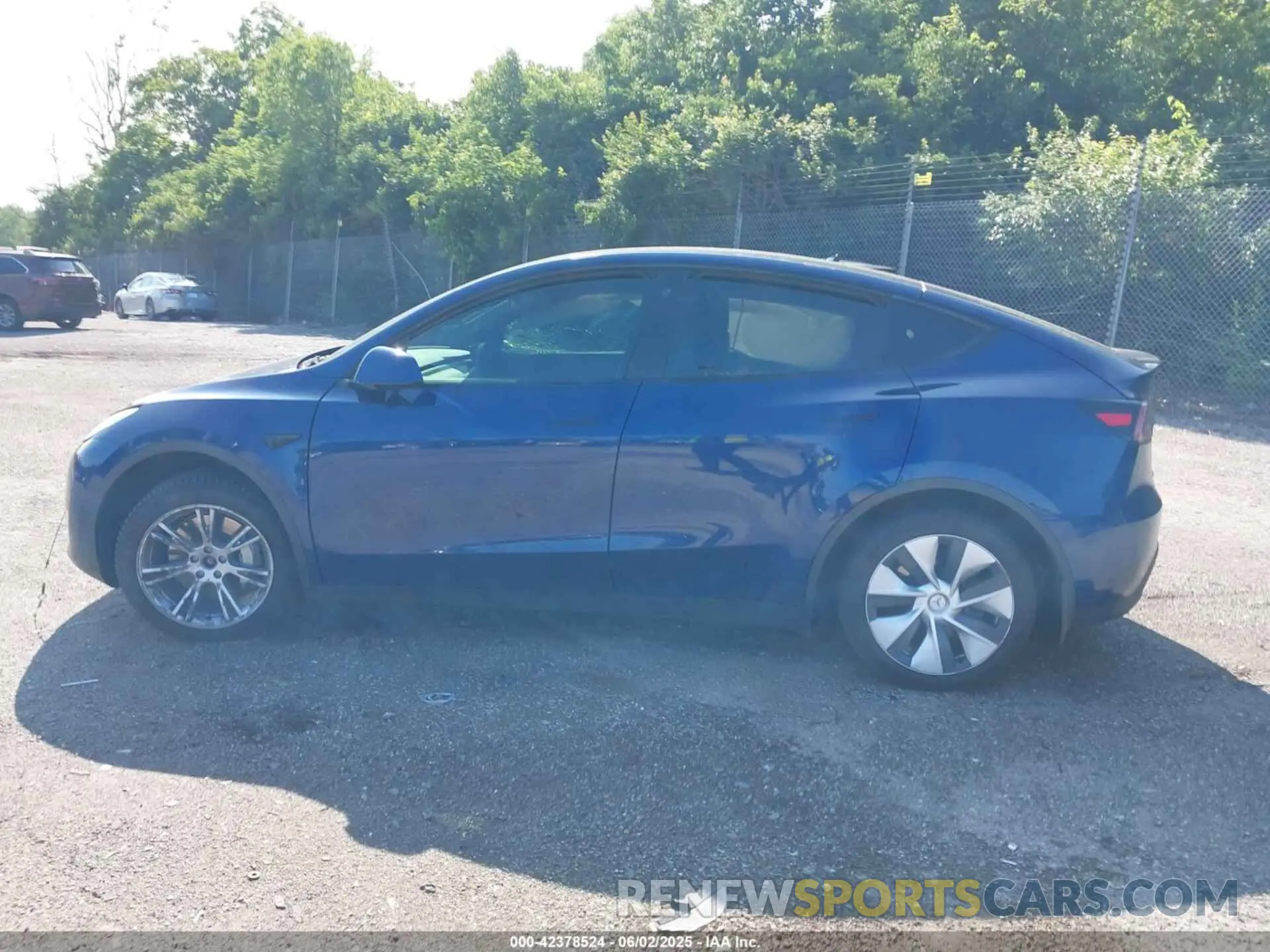 14 Photograph of a damaged car 5YJYGDEEXMF131163 TESLA MODEL Y 2021