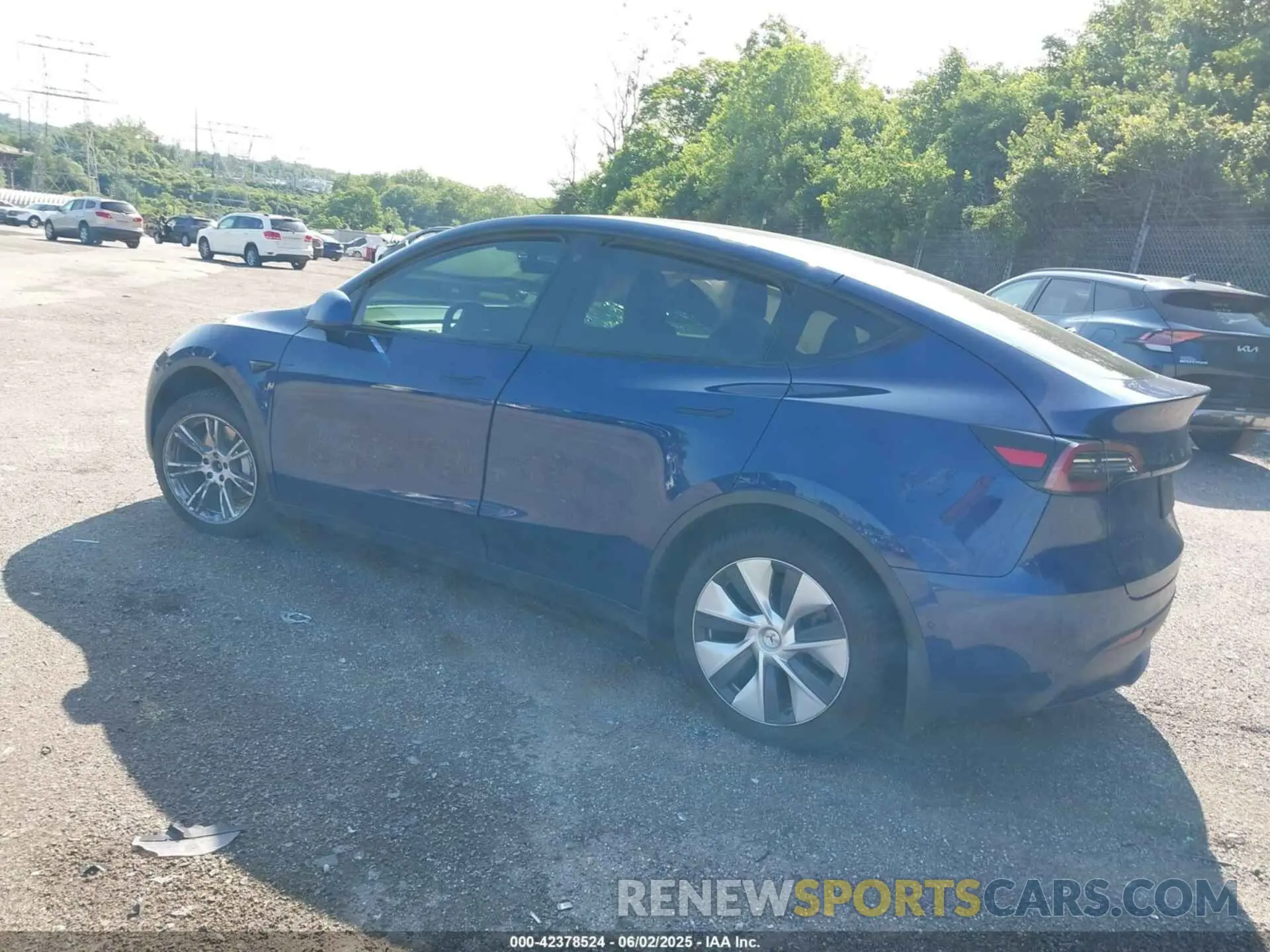 3 Photograph of a damaged car 5YJYGDEEXMF131163 TESLA MODEL Y 2021