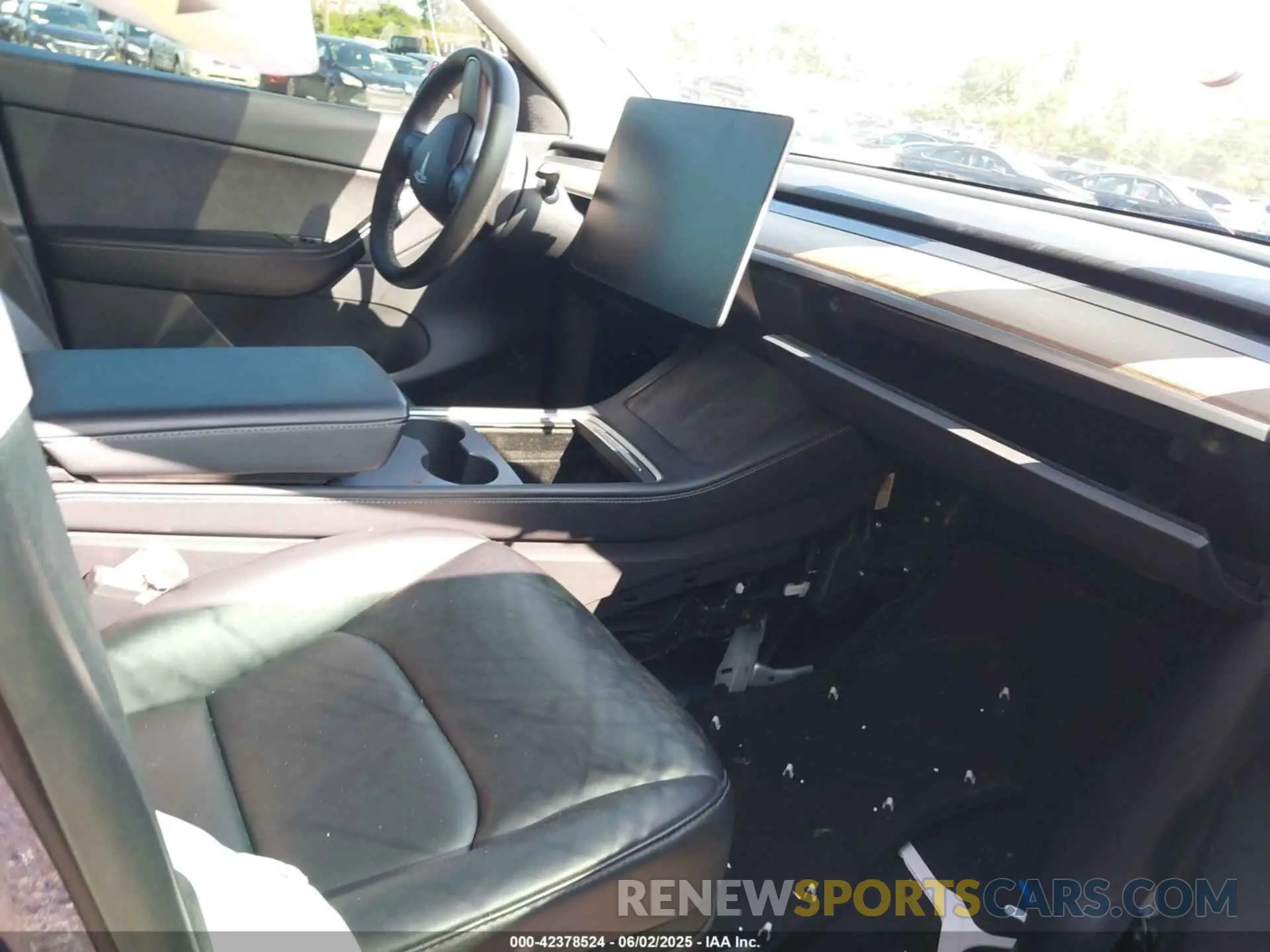 5 Photograph of a damaged car 5YJYGDEEXMF131163 TESLA MODEL Y 2021