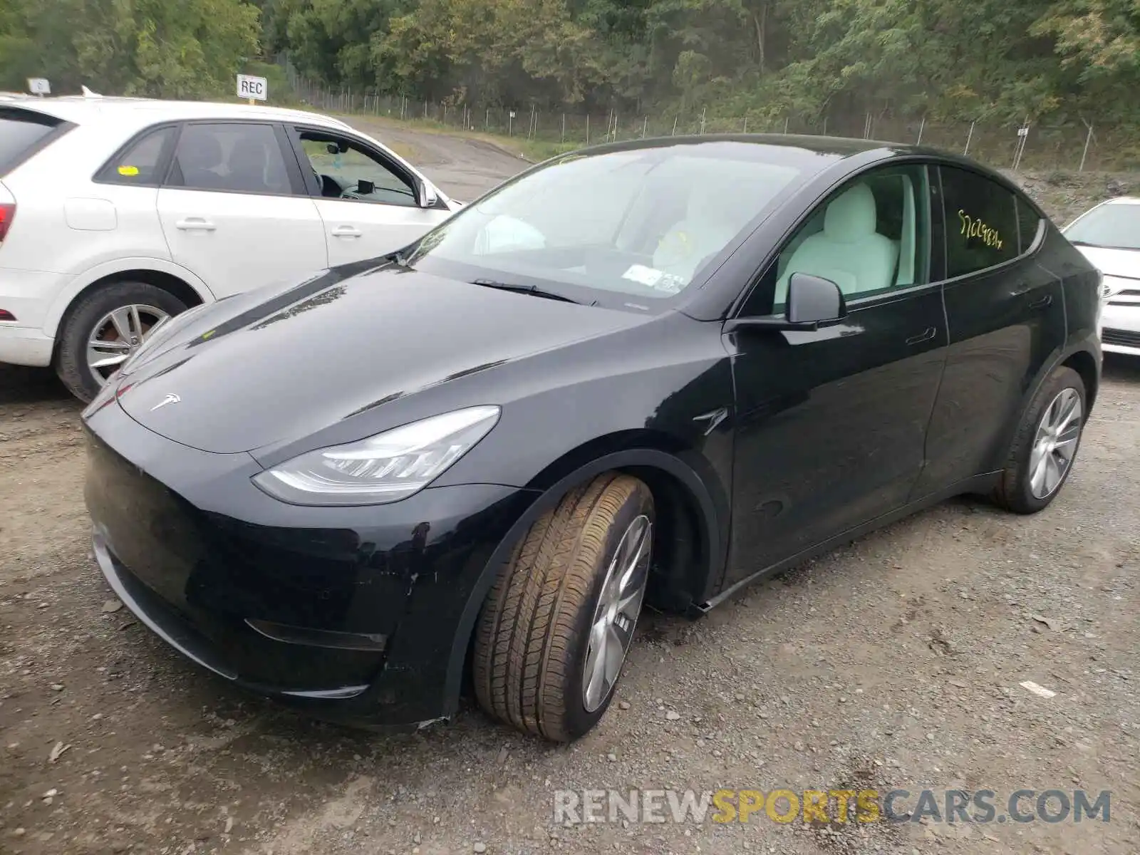 2 Photograph of a damaged car 5YJYGDEEXMF140333 TESLA MODEL Y 2021