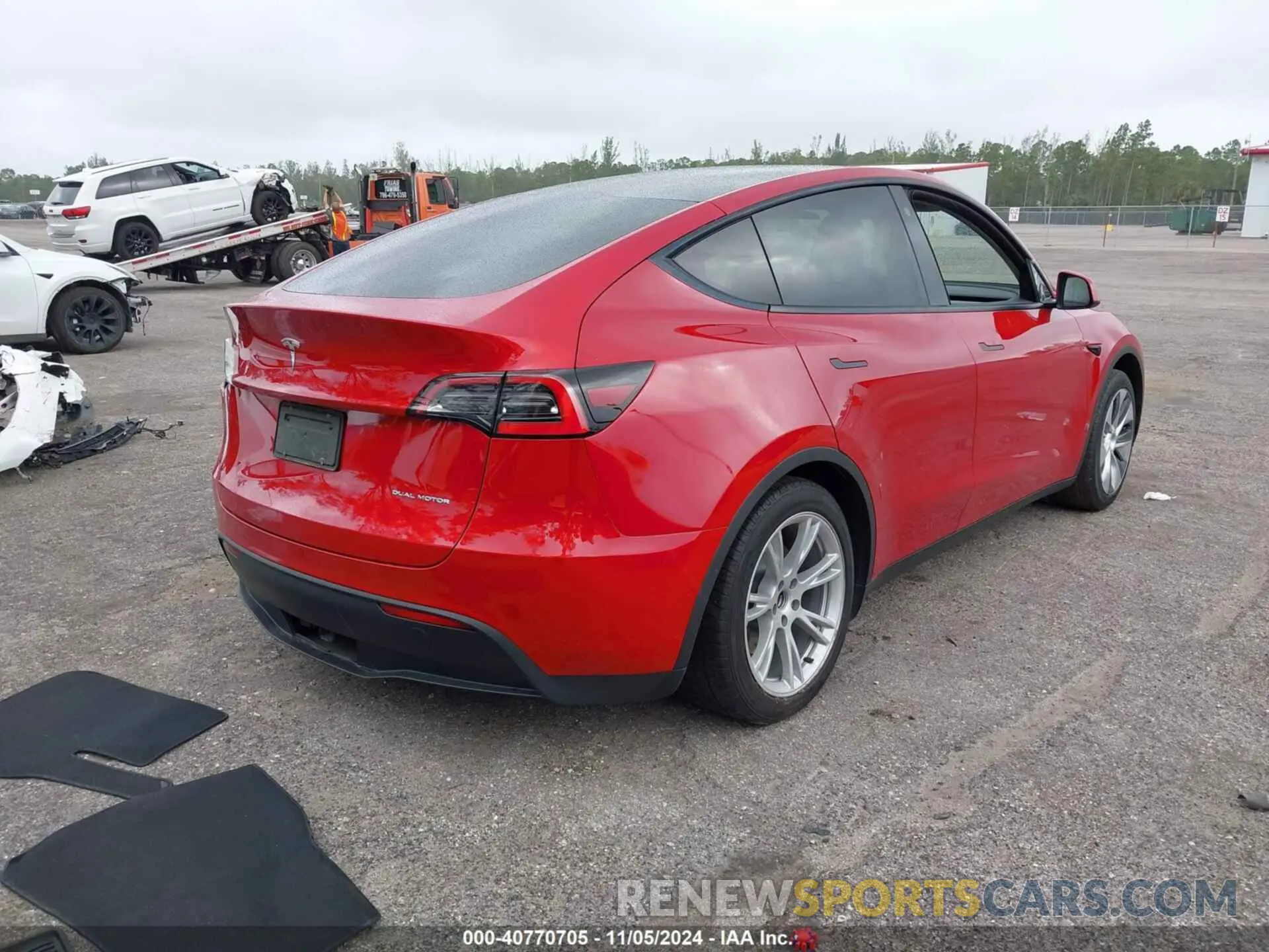 4 Photograph of a damaged car 5YJYGDEEXMF145788 TESLA MODEL Y 2021