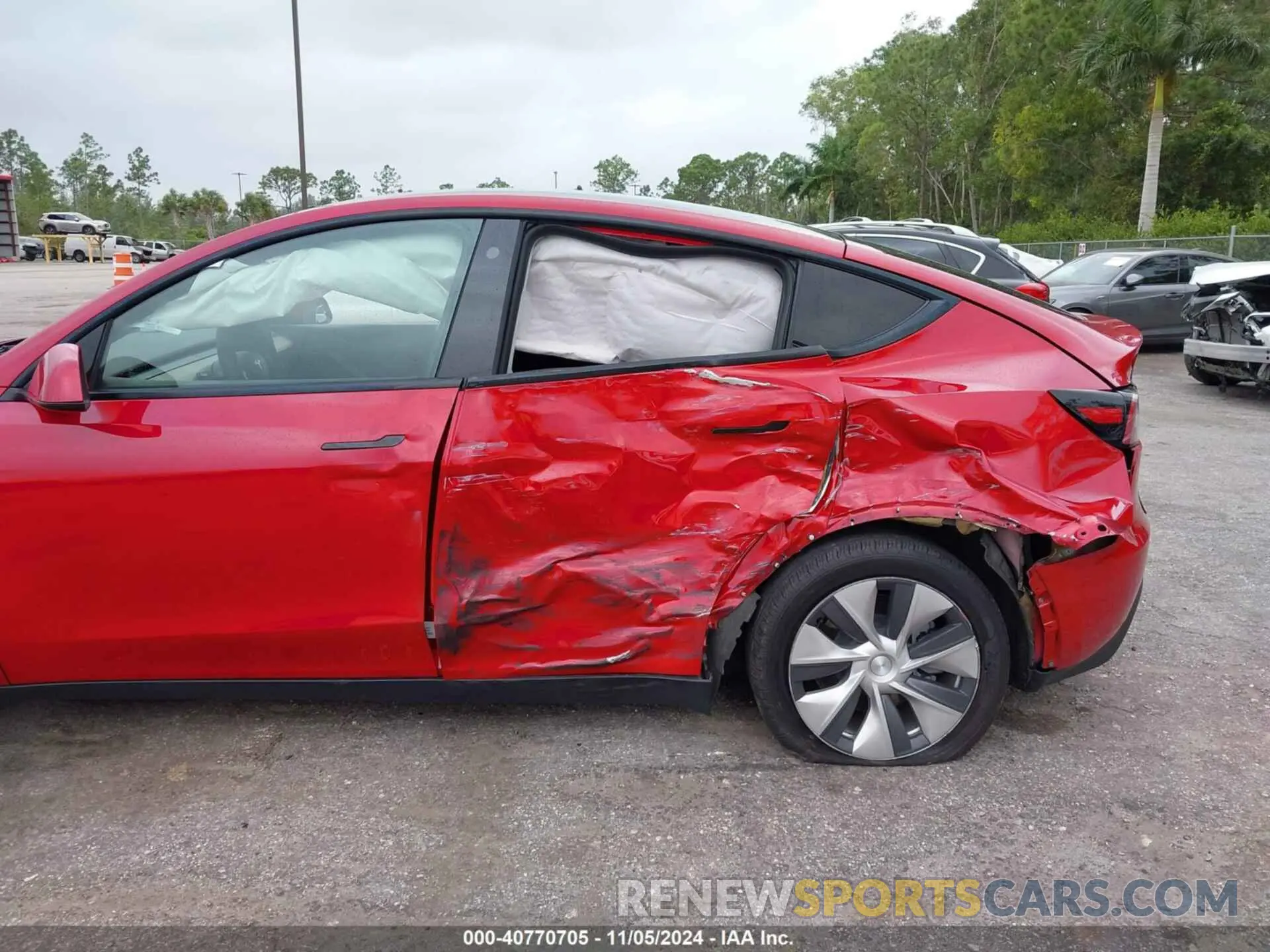 6 Photograph of a damaged car 5YJYGDEEXMF145788 TESLA MODEL Y 2021