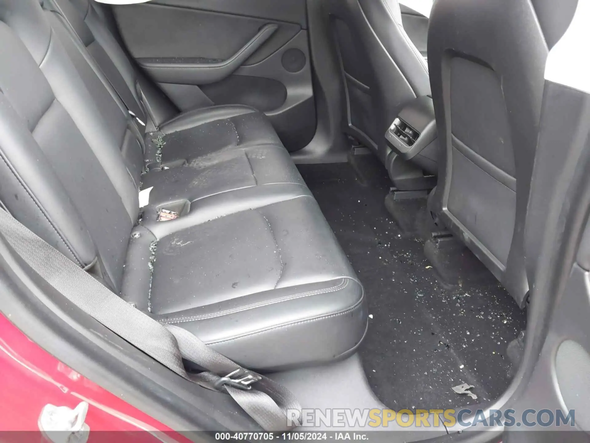 8 Photograph of a damaged car 5YJYGDEEXMF145788 TESLA MODEL Y 2021