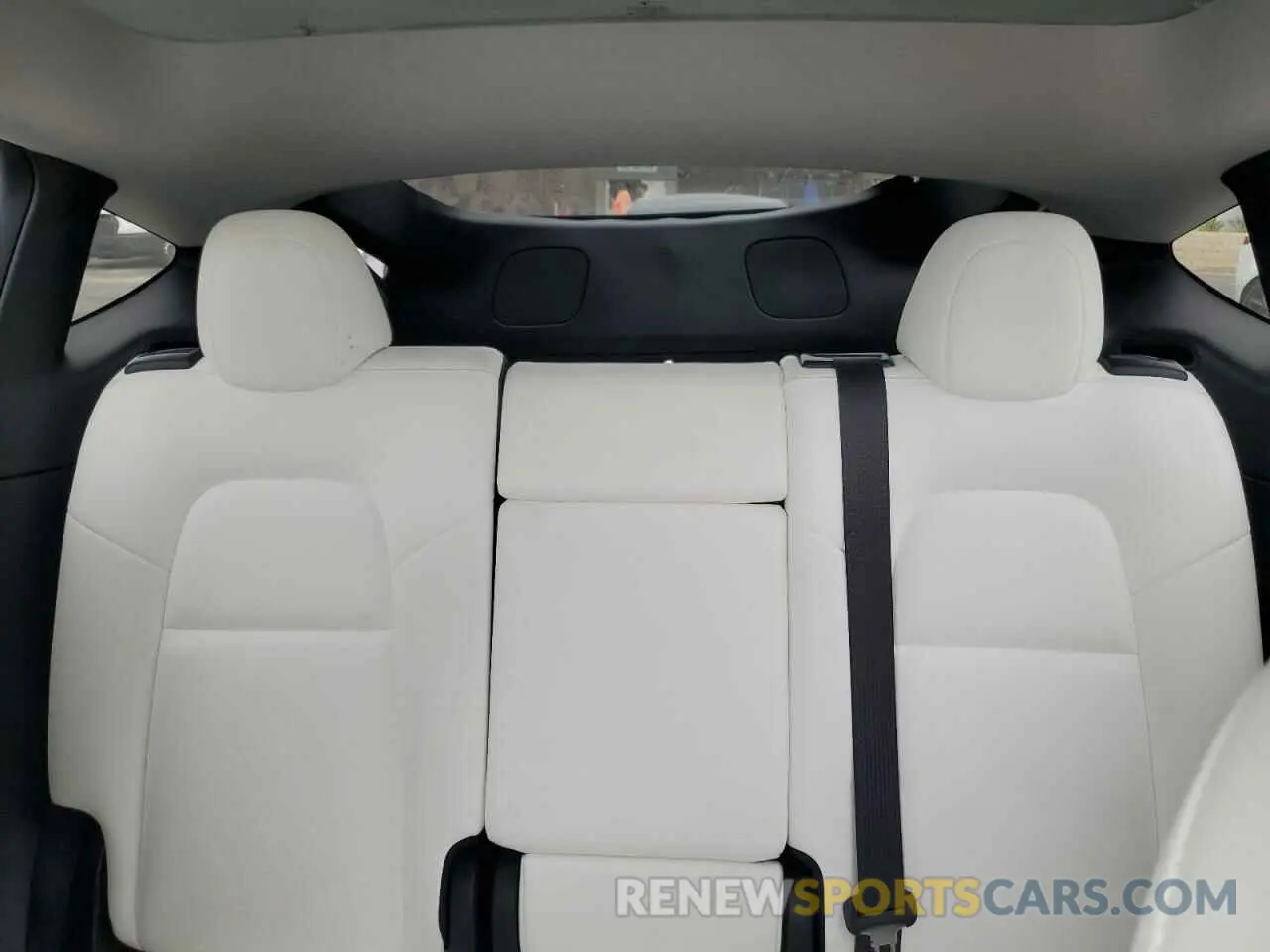 10 Photograph of a damaged car 5YJYGDEEXMF151686 TESLA MODEL Y 2021