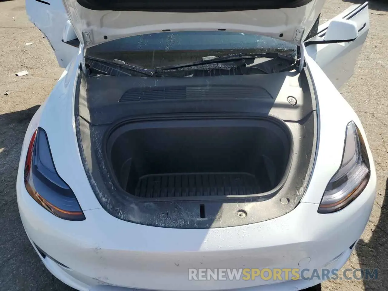 12 Photograph of a damaged car 5YJYGDEEXMF158864 TESLA MODEL Y 2021