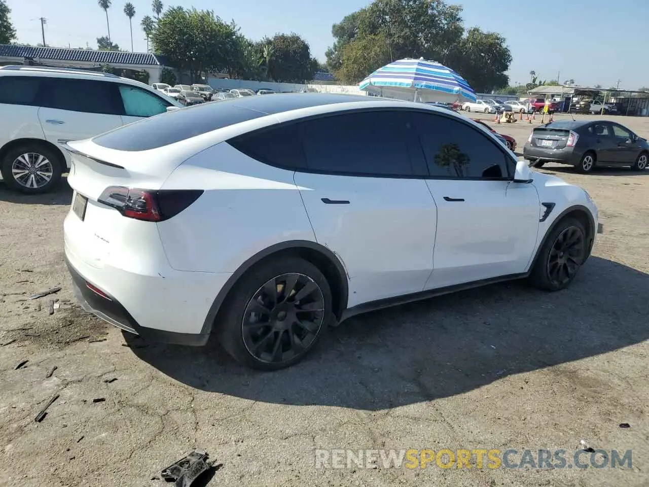 3 Photograph of a damaged car 5YJYGDEEXMF158864 TESLA MODEL Y 2021