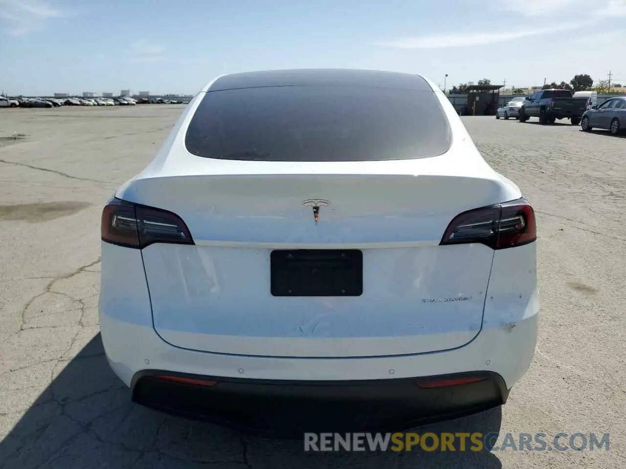 6 Photograph of a damaged car 5YJYGDEEXMF161280 TESLA MODEL Y 2021