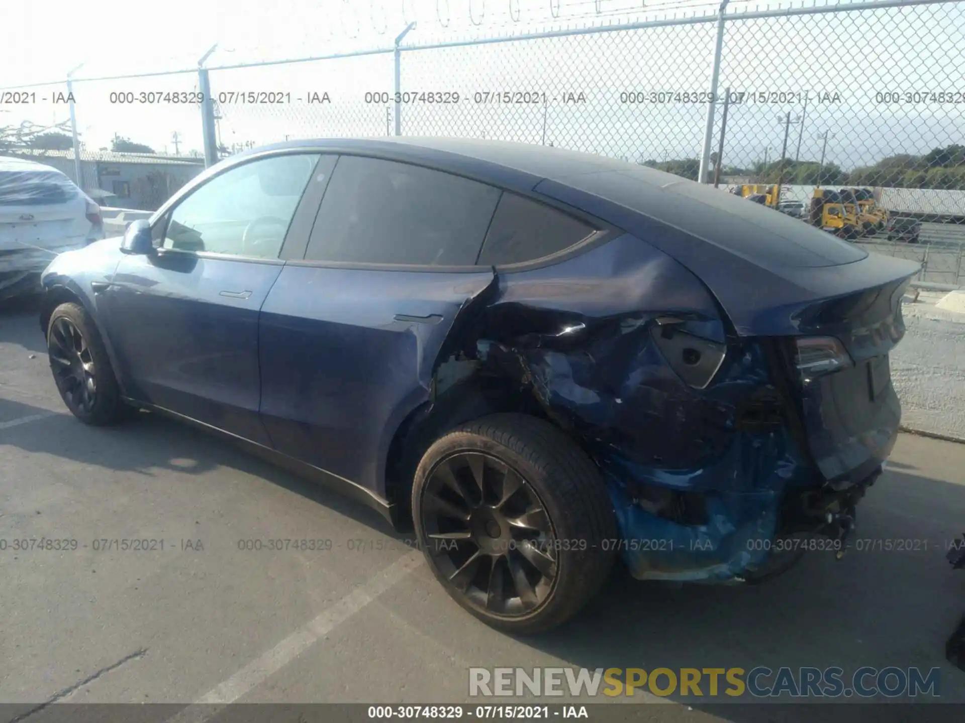 3 Photograph of a damaged car 5YJYGDEEXMF161585 TESLA MODEL Y 2021