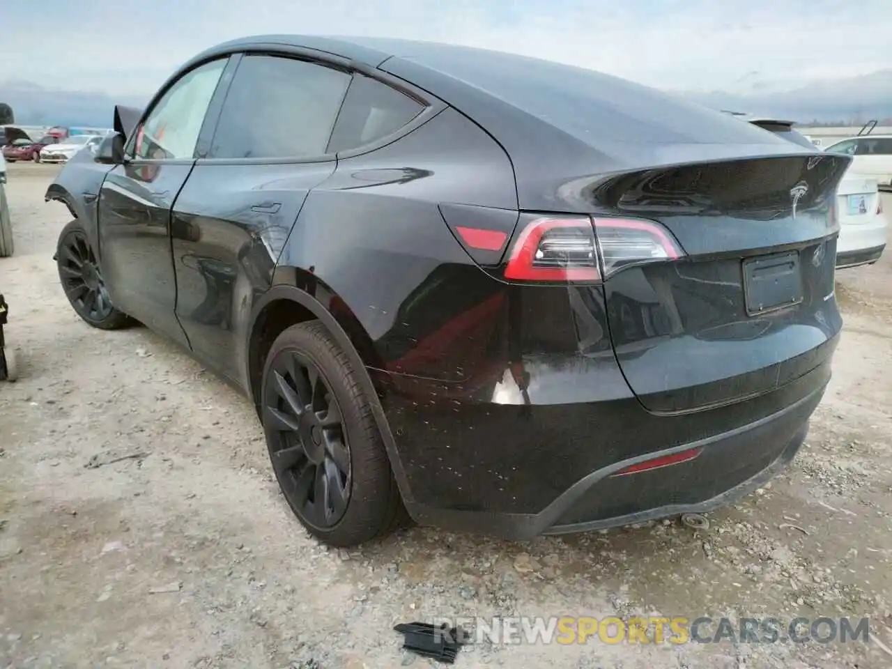 3 Photograph of a damaged car 5YJYGDEEXMF183103 TESLA MODEL Y 2021