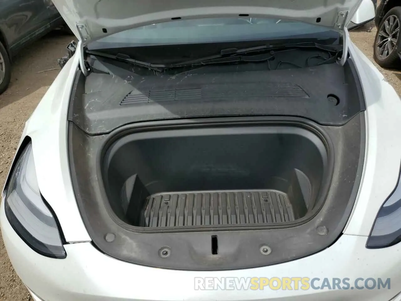 12 Photograph of a damaged car 5YJYGDEEXMF183828 TESLA MODEL Y 2021