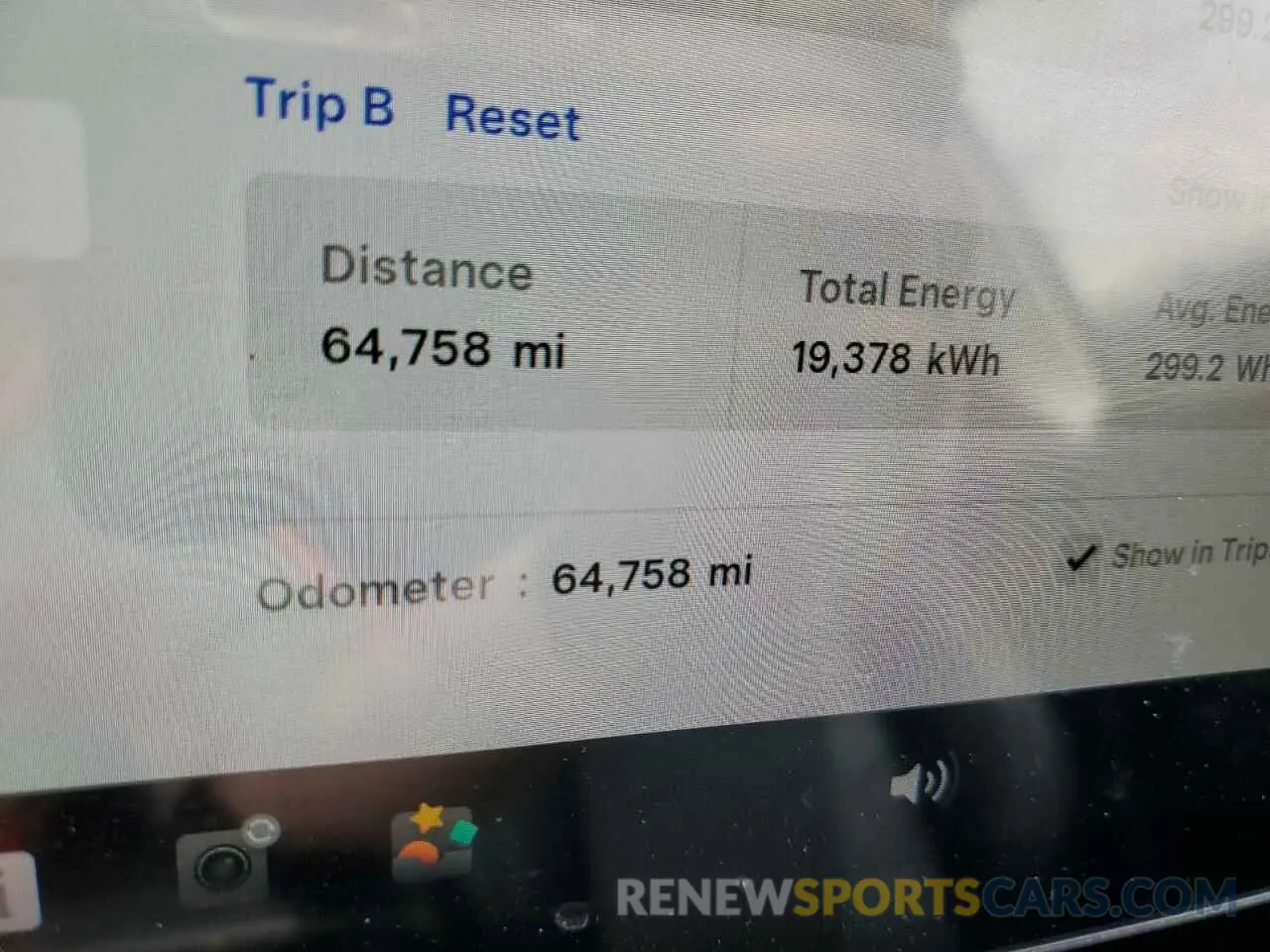 9 Photograph of a damaged car 5YJYGDEEXMF183828 TESLA MODEL Y 2021