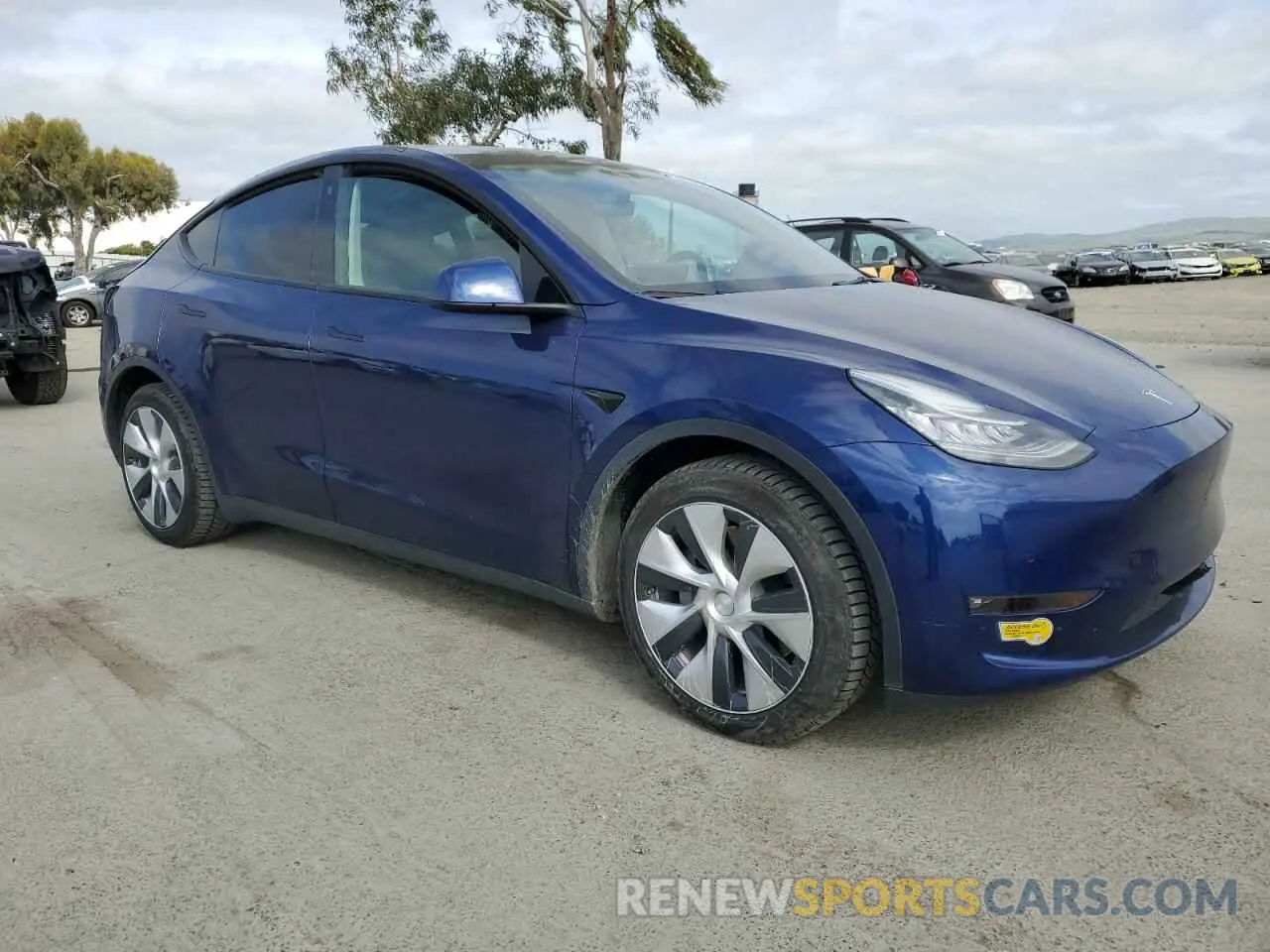 4 Photograph of a damaged car 5YJYGDEEXMF192447 TESLA MODEL Y 2021
