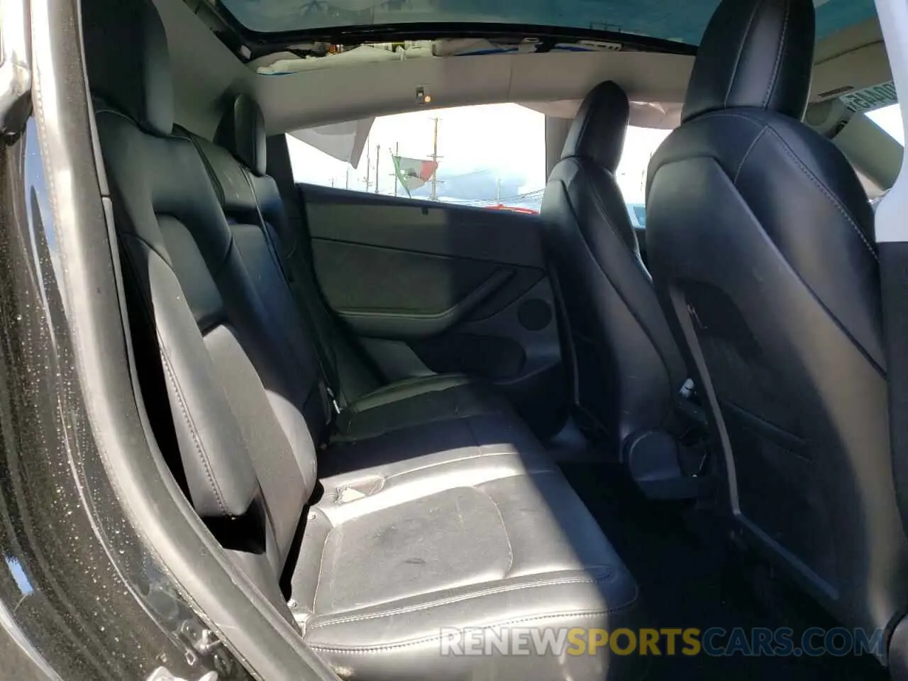 10 Photograph of a damaged car 5YJYGDEEXMF207223 TESLA MODEL Y 2021
