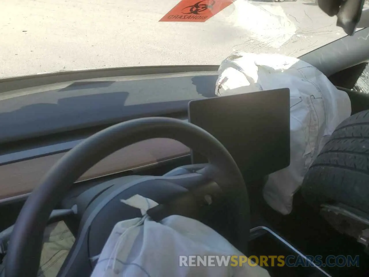 9 Photograph of a damaged car 5YJYGDEEXMF216911 TESLA MODEL Y 2021