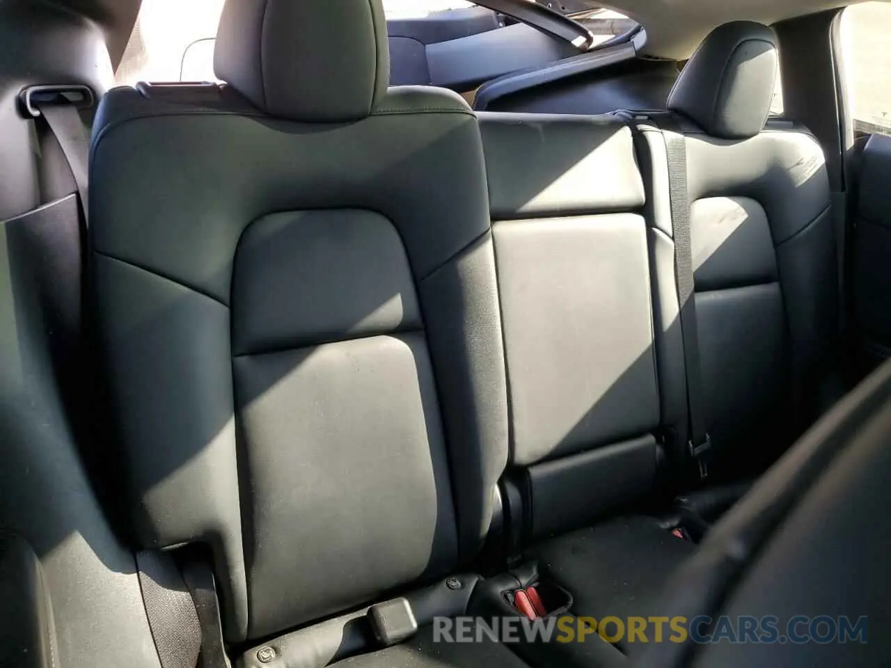 10 Photograph of a damaged car 5YJYGDEEXMF217475 TESLA MODEL Y 2021