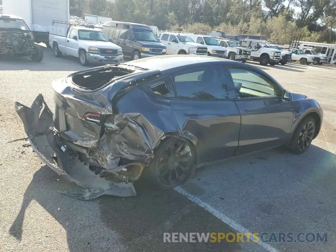 3 Photograph of a damaged car 5YJYGDEEXMF217475 TESLA MODEL Y 2021