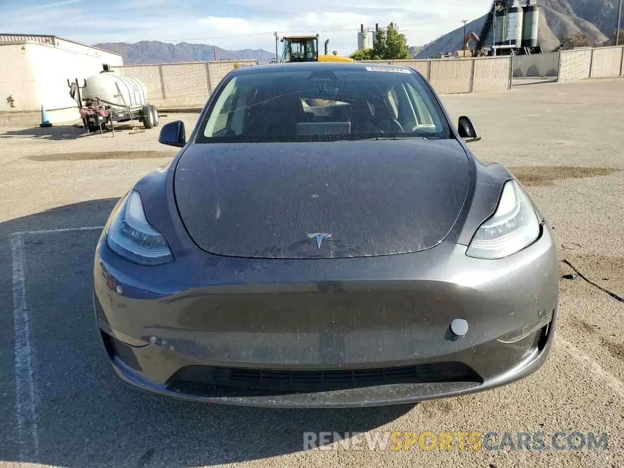 5 Photograph of a damaged car 5YJYGDEEXMF217475 TESLA MODEL Y 2021