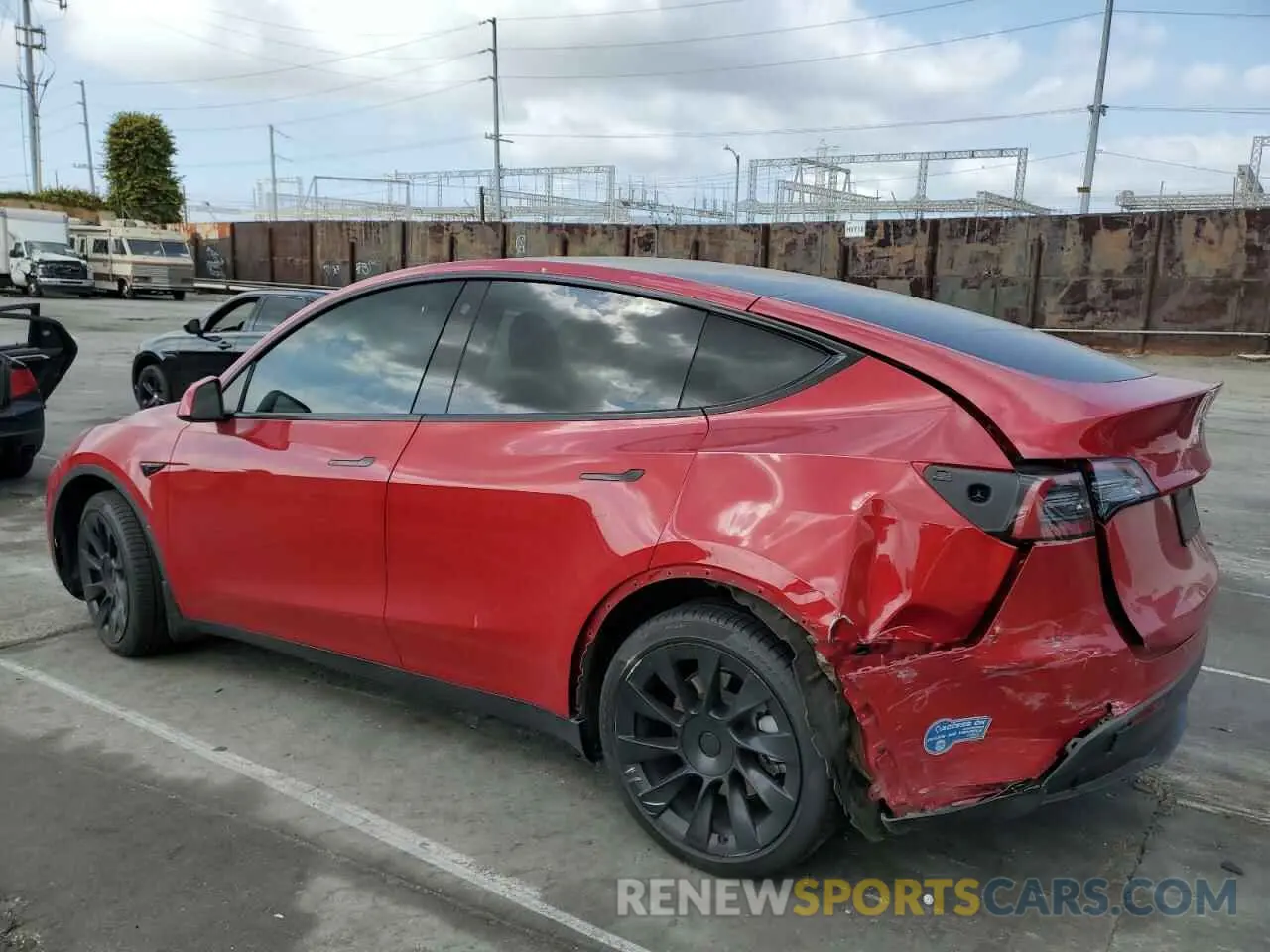 2 Photograph of a damaged car 5YJYGDEEXMF217816 TESLA MODEL Y 2021