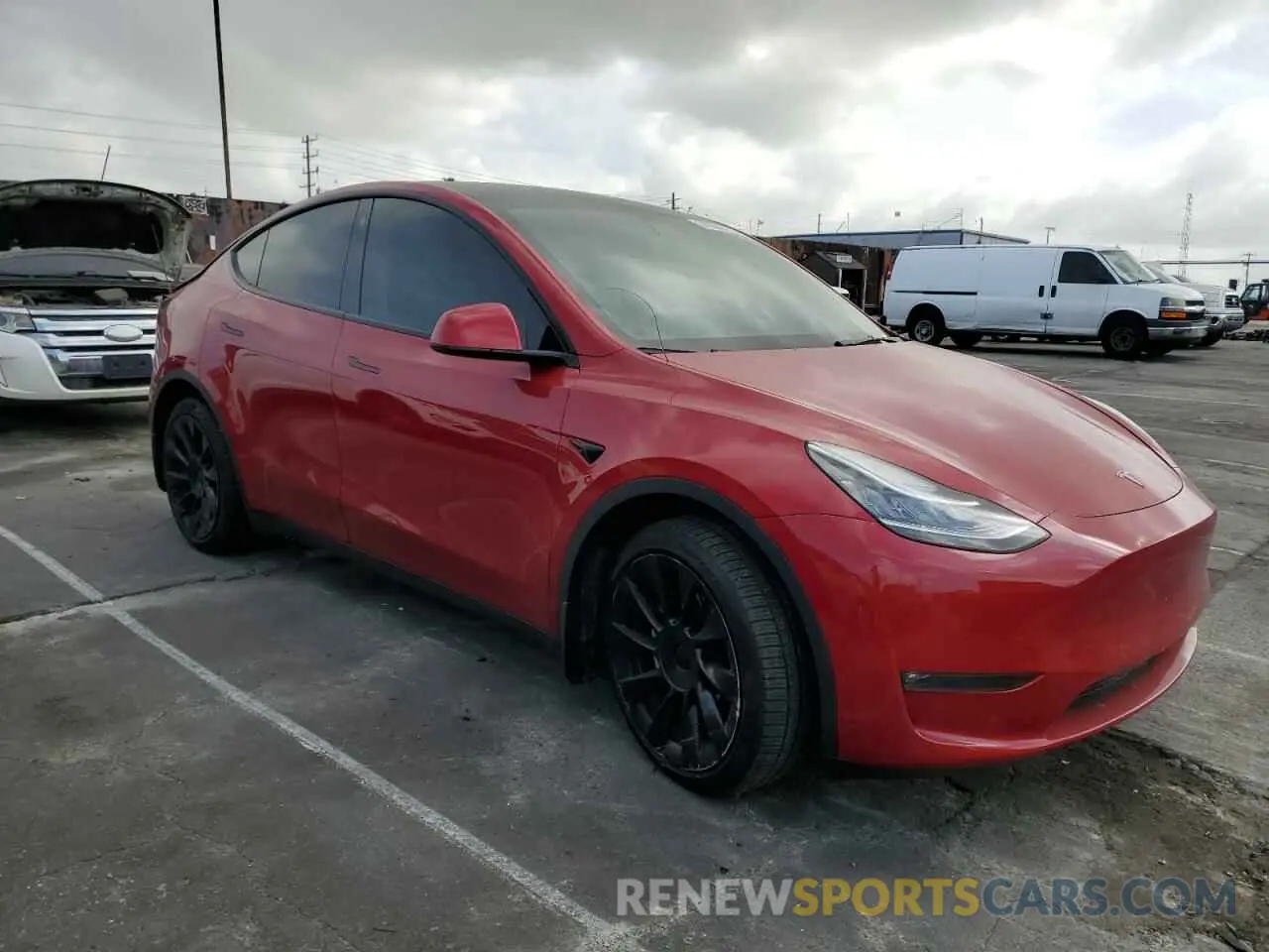 4 Photograph of a damaged car 5YJYGDEEXMF217816 TESLA MODEL Y 2021