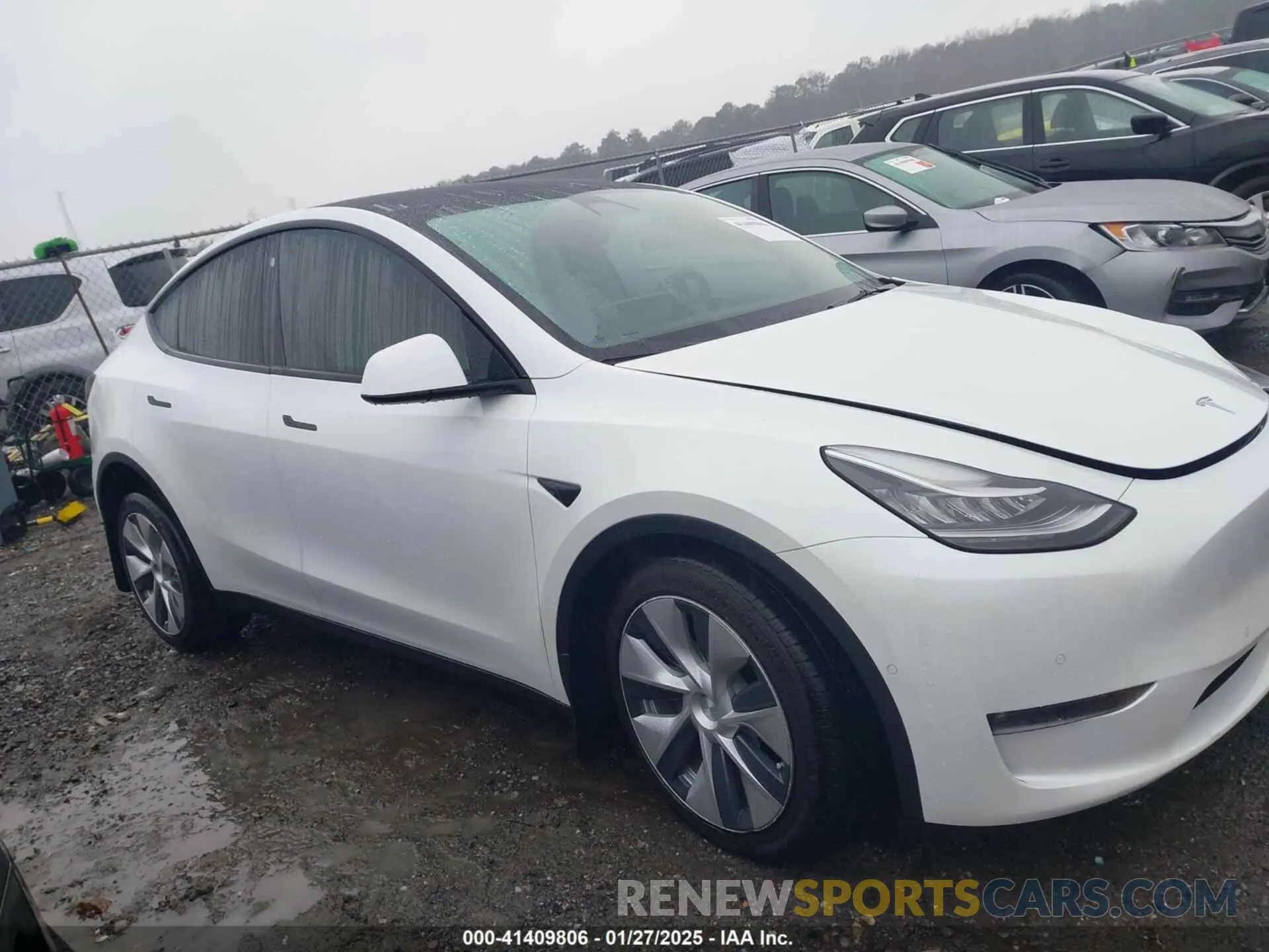 13 Photograph of a damaged car 5YJYGDEEXMF228914 TESLA MODEL Y 2021