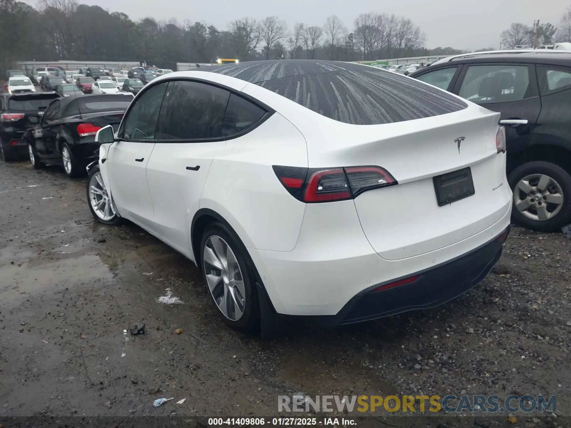 3 Photograph of a damaged car 5YJYGDEEXMF228914 TESLA MODEL Y 2021
