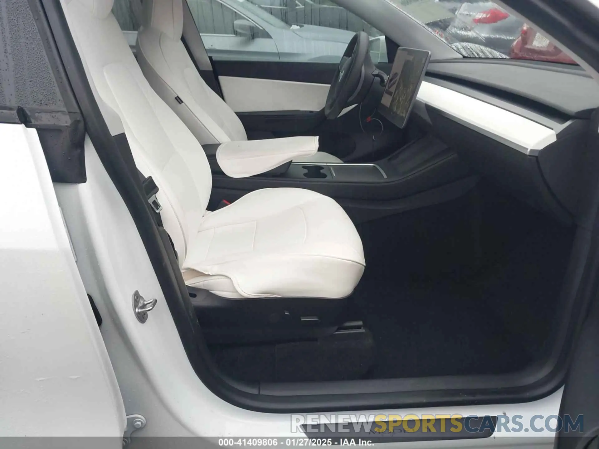 5 Photograph of a damaged car 5YJYGDEEXMF228914 TESLA MODEL Y 2021