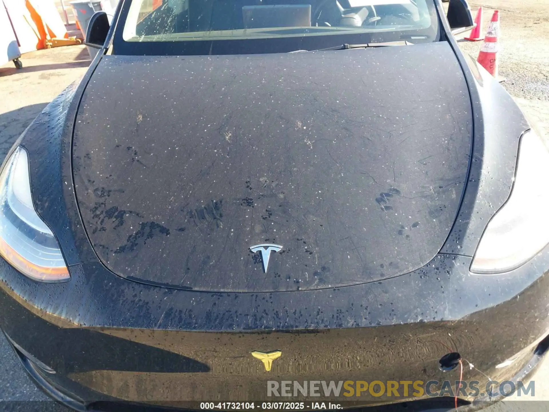 10 Photograph of a damaged car 5YJYGDEEXMF233997 TESLA MODEL Y 2021