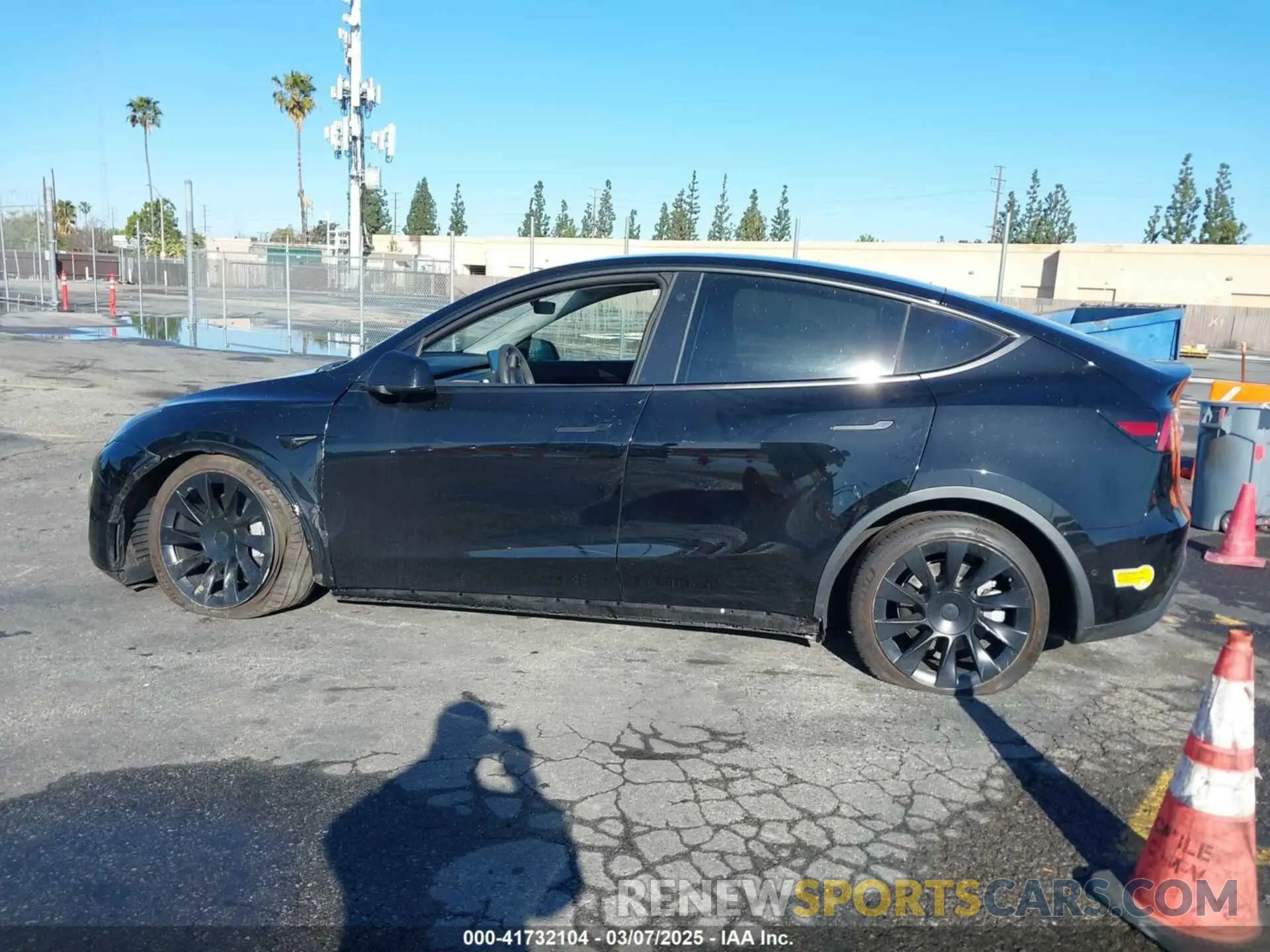 13 Photograph of a damaged car 5YJYGDEEXMF233997 TESLA MODEL Y 2021