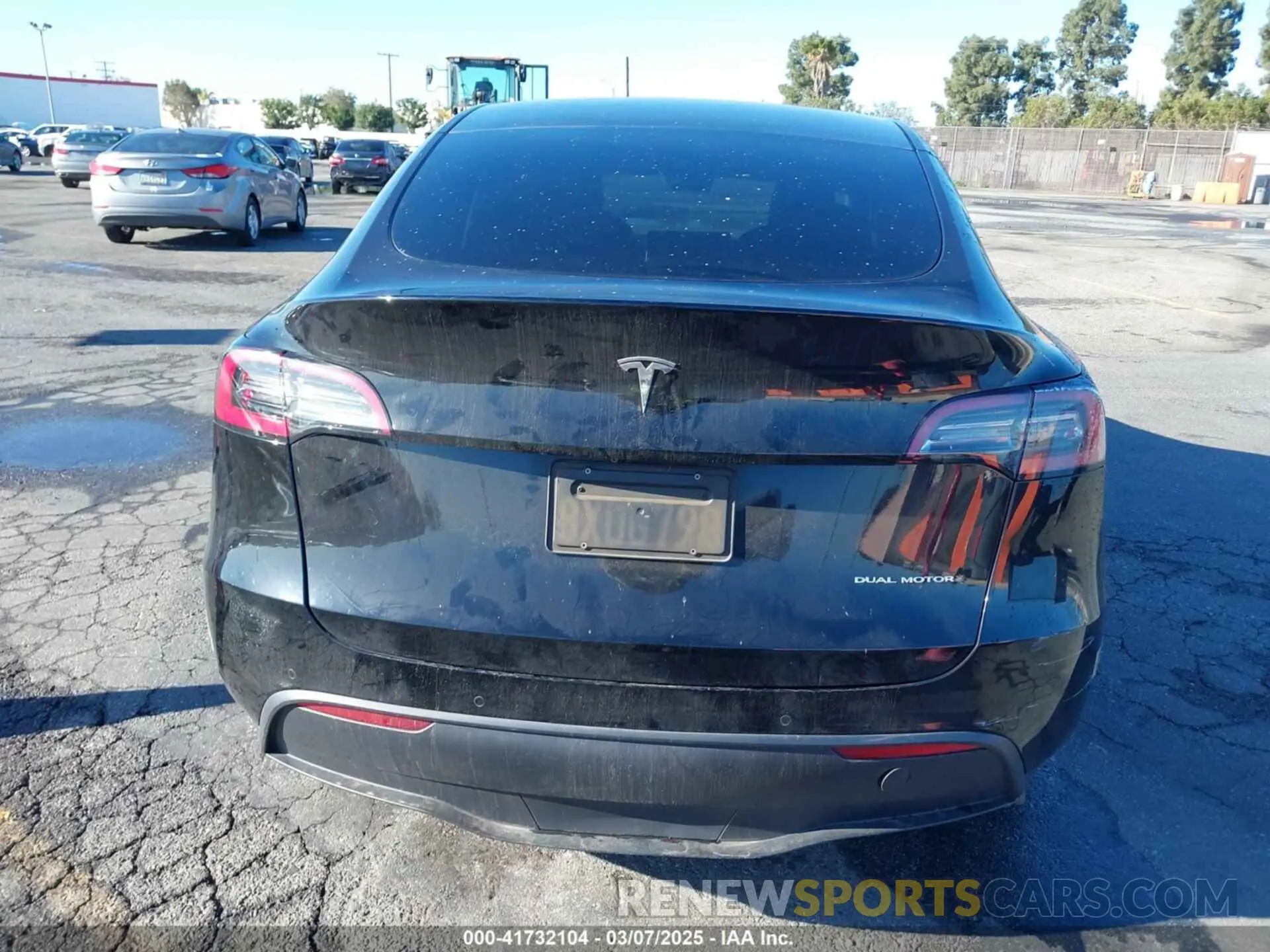 15 Photograph of a damaged car 5YJYGDEEXMF233997 TESLA MODEL Y 2021