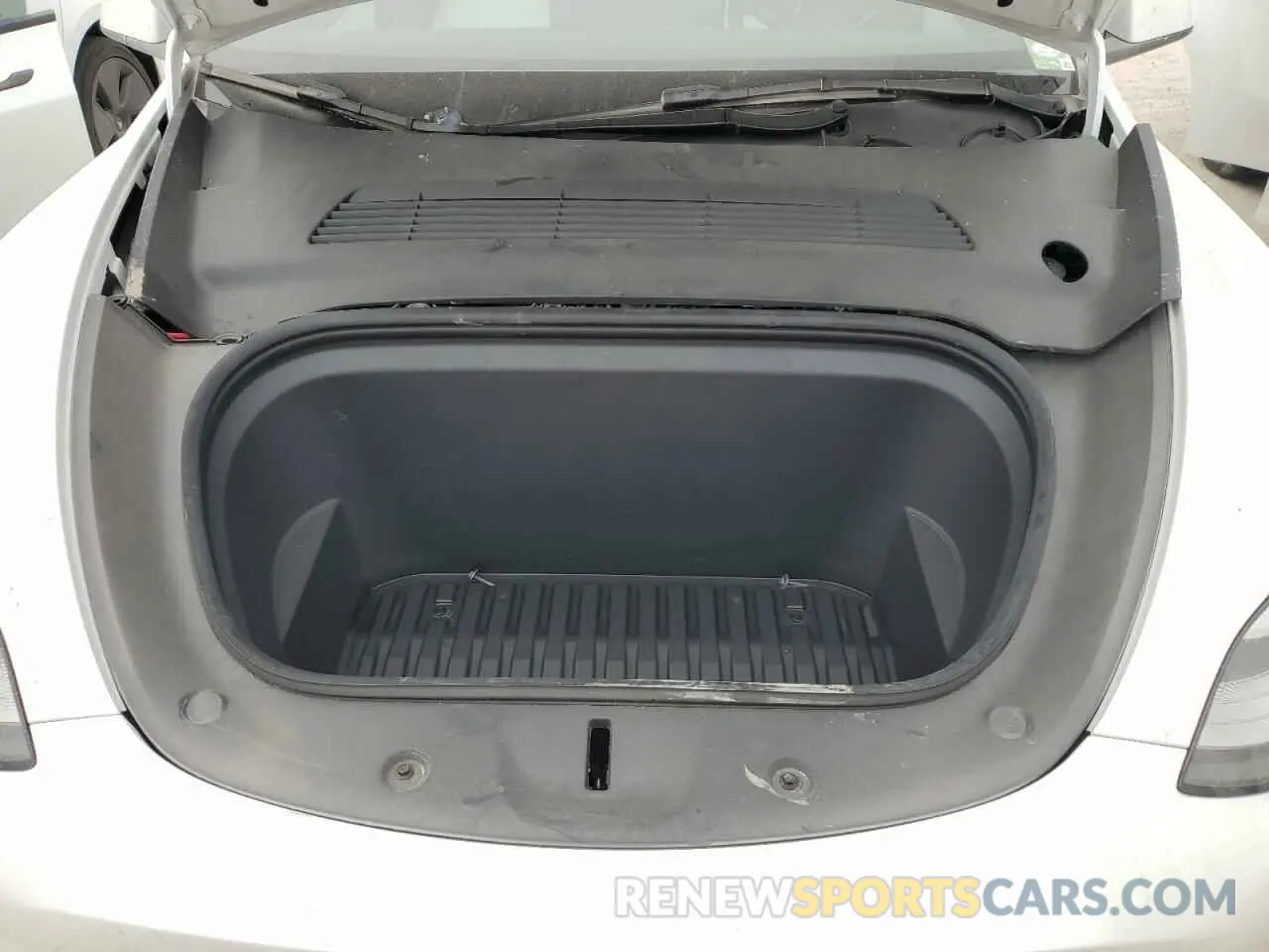 11 Photograph of a damaged car 5YJYGDEEXMF243171 TESLA MODEL Y 2021