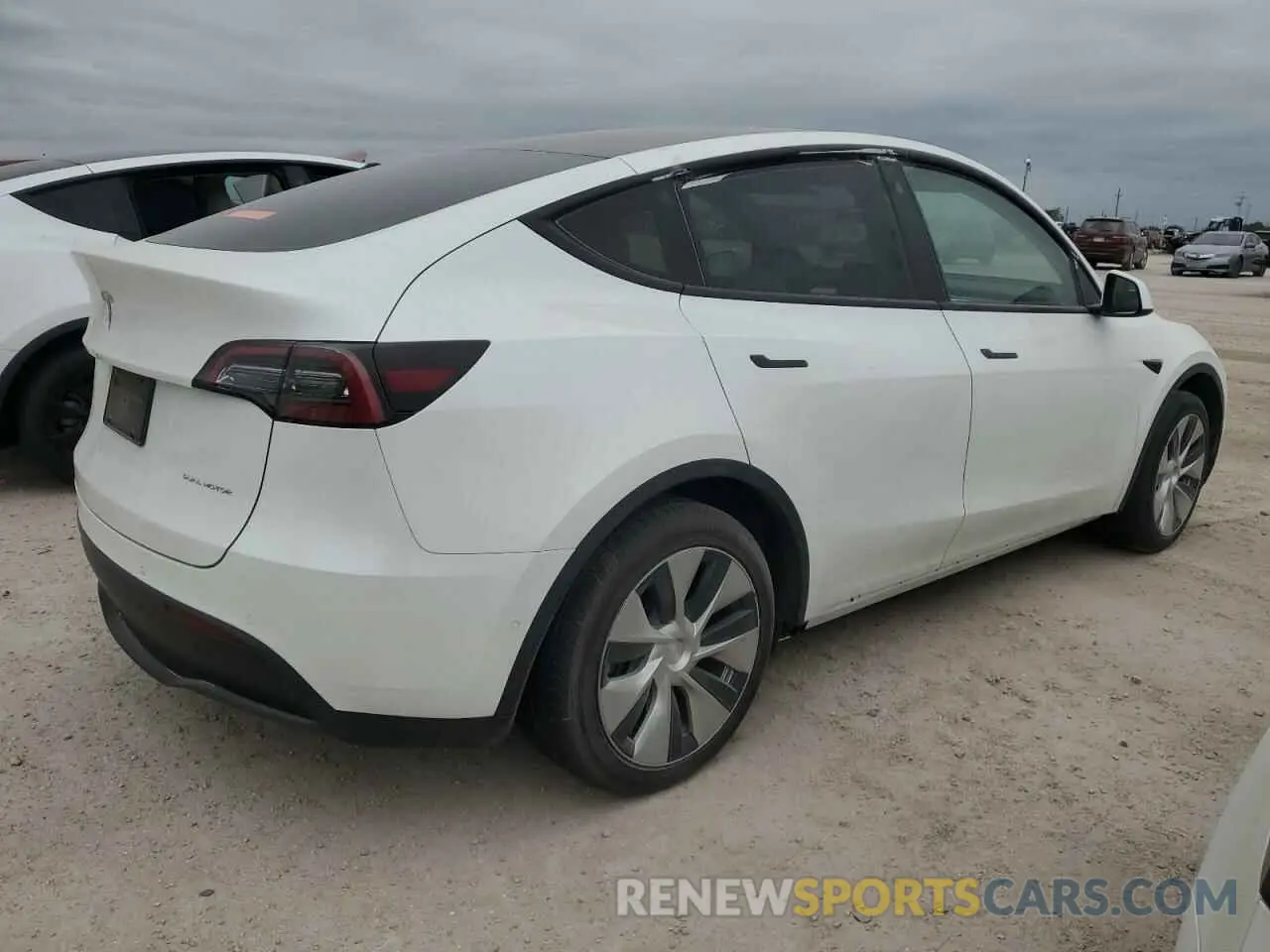 3 Photograph of a damaged car 5YJYGDEEXMF243171 TESLA MODEL Y 2021