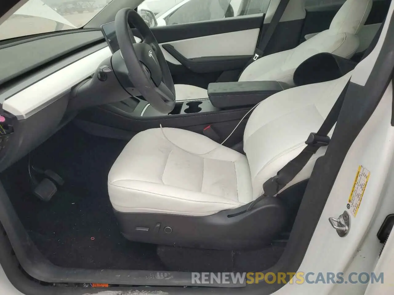 7 Photograph of a damaged car 5YJYGDEEXMF243171 TESLA MODEL Y 2021