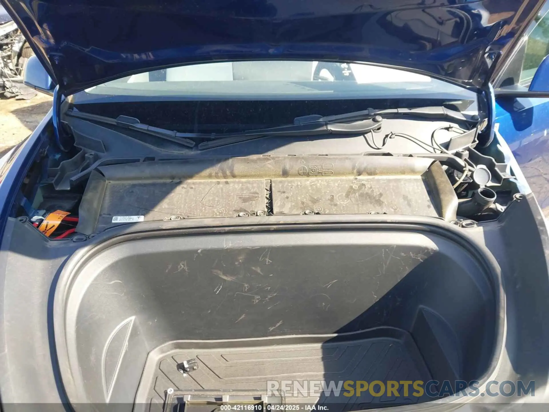 10 Photograph of a damaged car 5YJYGDEEXMF243607 TESLA MODEL Y 2021