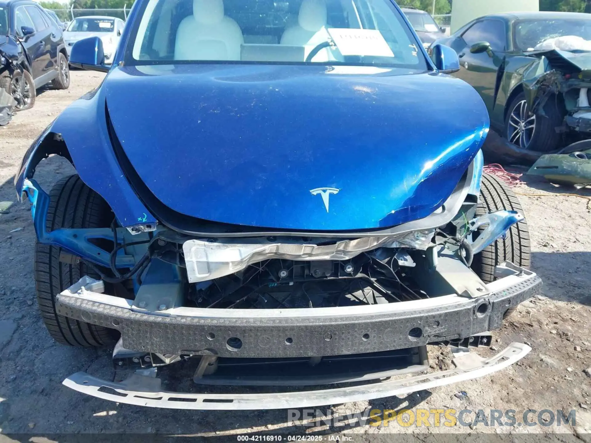 21 Photograph of a damaged car 5YJYGDEEXMF243607 TESLA MODEL Y 2021