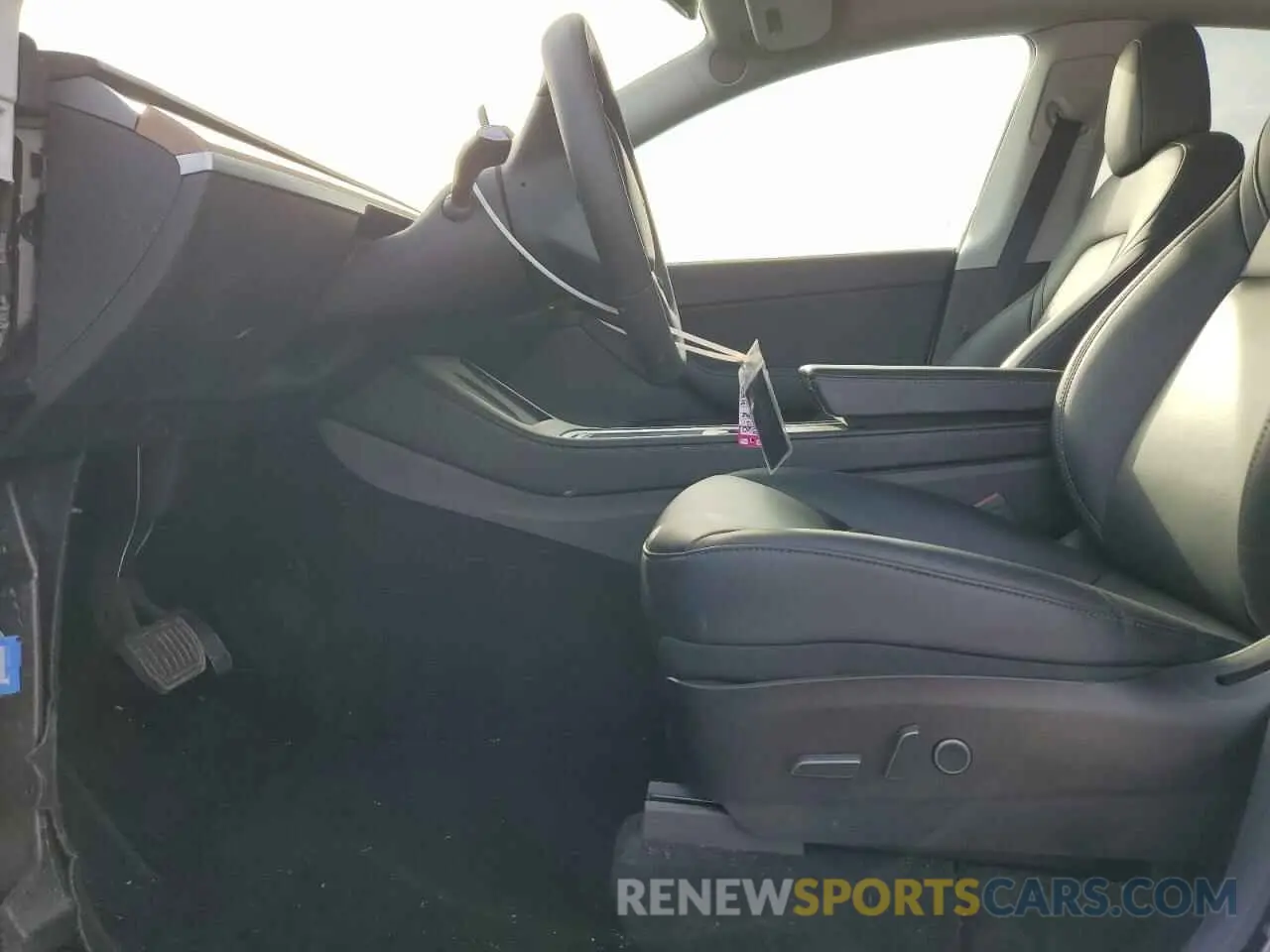 7 Photograph of a damaged car 5YJYGDEEXMF244899 TESLA MODEL Y 2021
