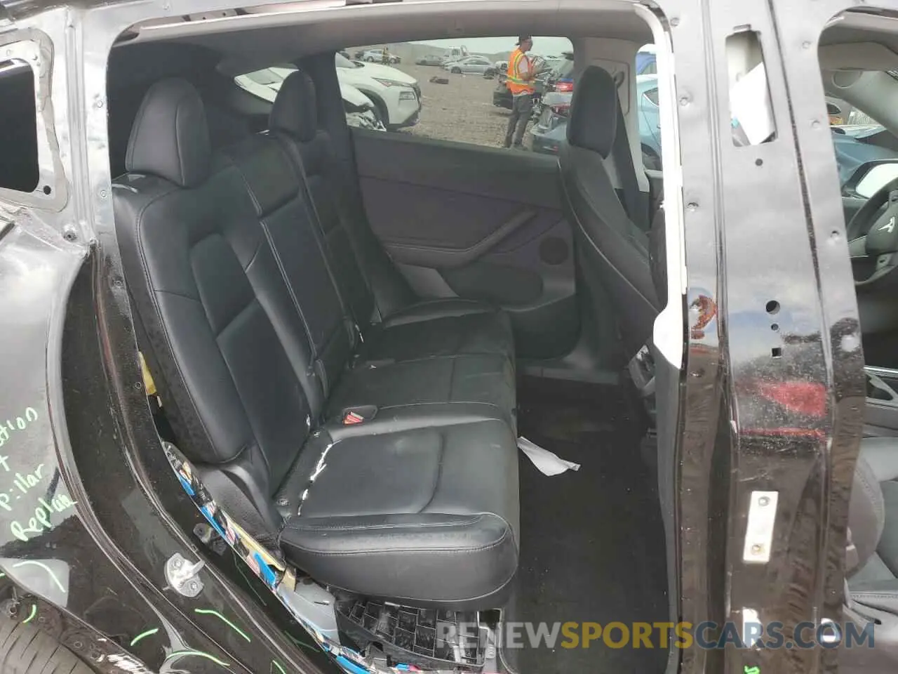 10 Photograph of a damaged car 5YJYGDEEXMF253974 TESLA MODEL Y 2021