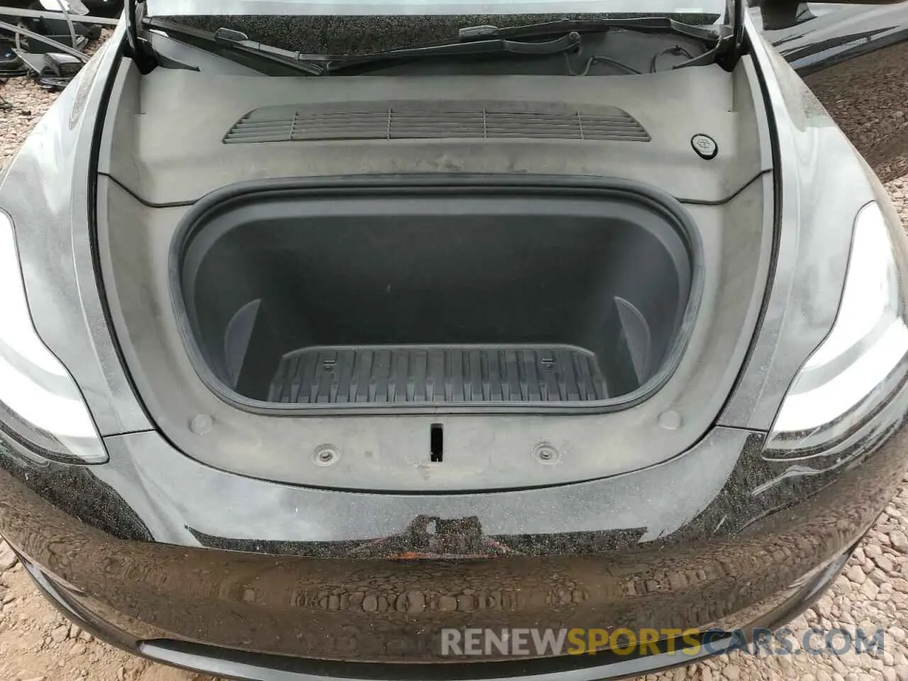 11 Photograph of a damaged car 5YJYGDEEXMF253974 TESLA MODEL Y 2021