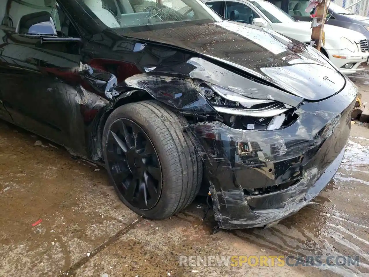 9 Photograph of a damaged car 5YJYGDEEXMF257877 TESLA MODEL Y 2021