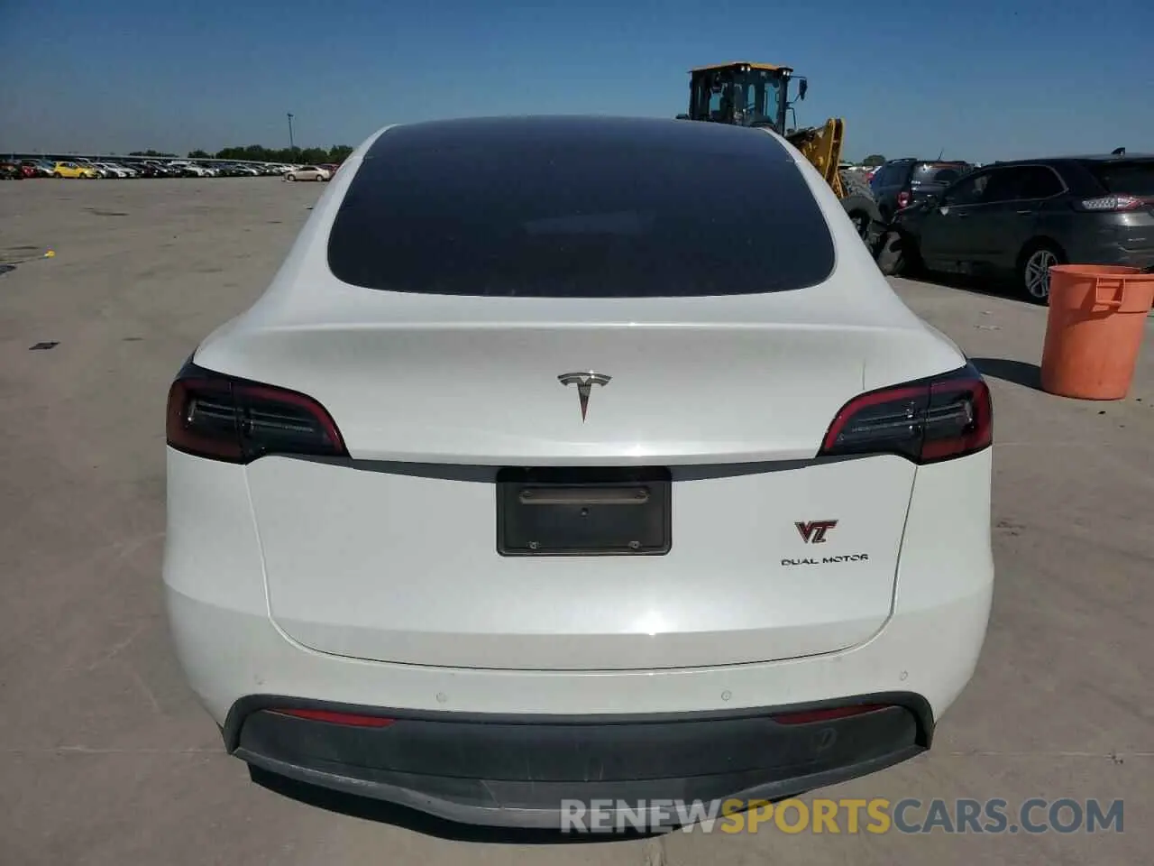 6 Photograph of a damaged car 5YJYGDEEXMF265333 TESLA MODEL Y 2021