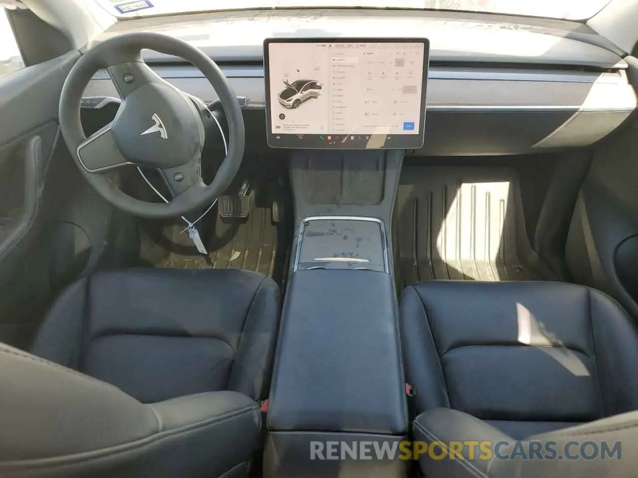 8 Photograph of a damaged car 5YJYGDEEXMF265333 TESLA MODEL Y 2021