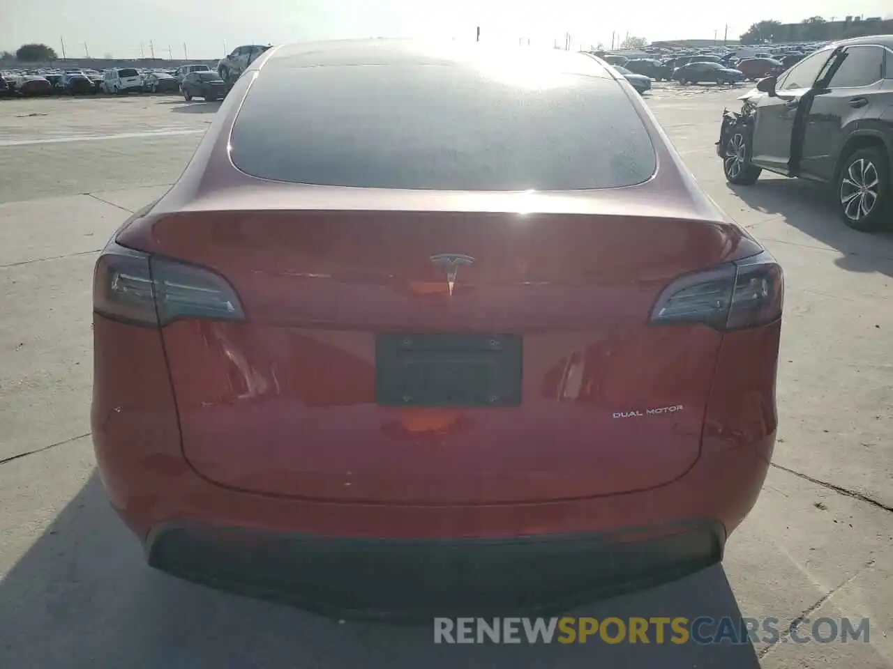 6 Photograph of a damaged car 5YJYGDEEXMF266479 TESLA MODEL Y 2021