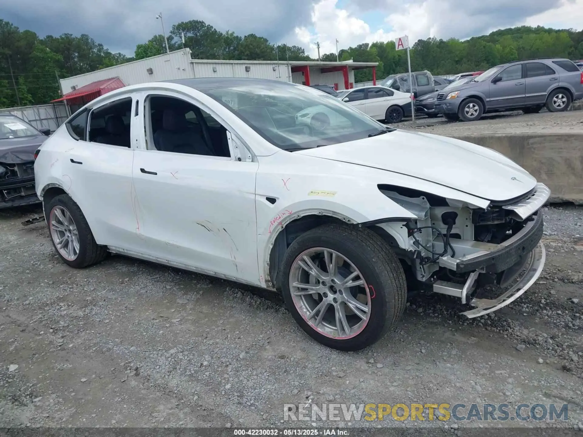 1 Photograph of a damaged car 5YJYGDEEXMF267616 TESLA MODEL Y 2021