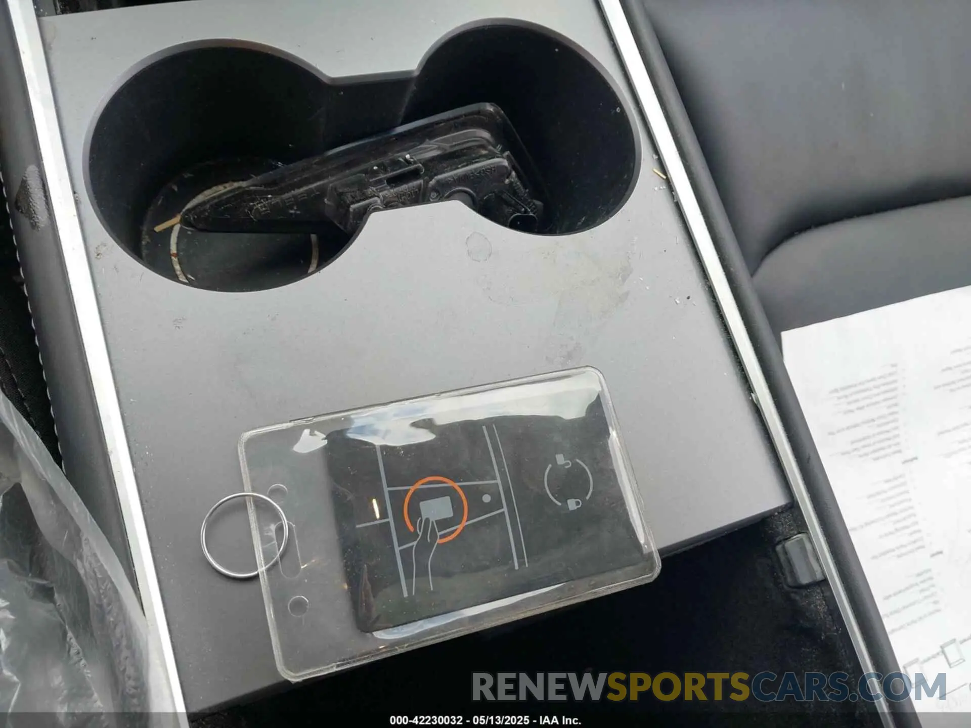 11 Photograph of a damaged car 5YJYGDEEXMF267616 TESLA MODEL Y 2021