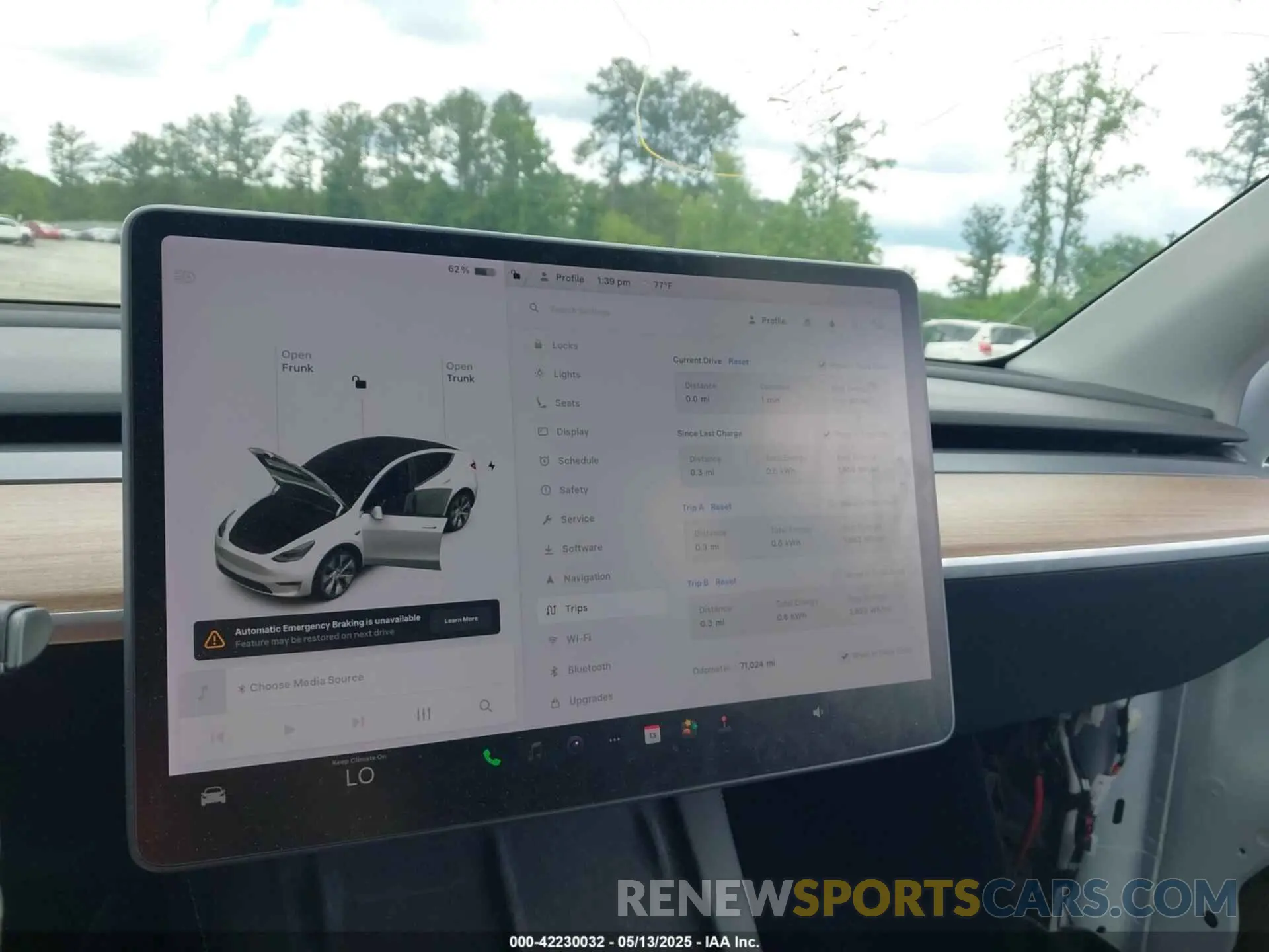 18 Photograph of a damaged car 5YJYGDEEXMF267616 TESLA MODEL Y 2021