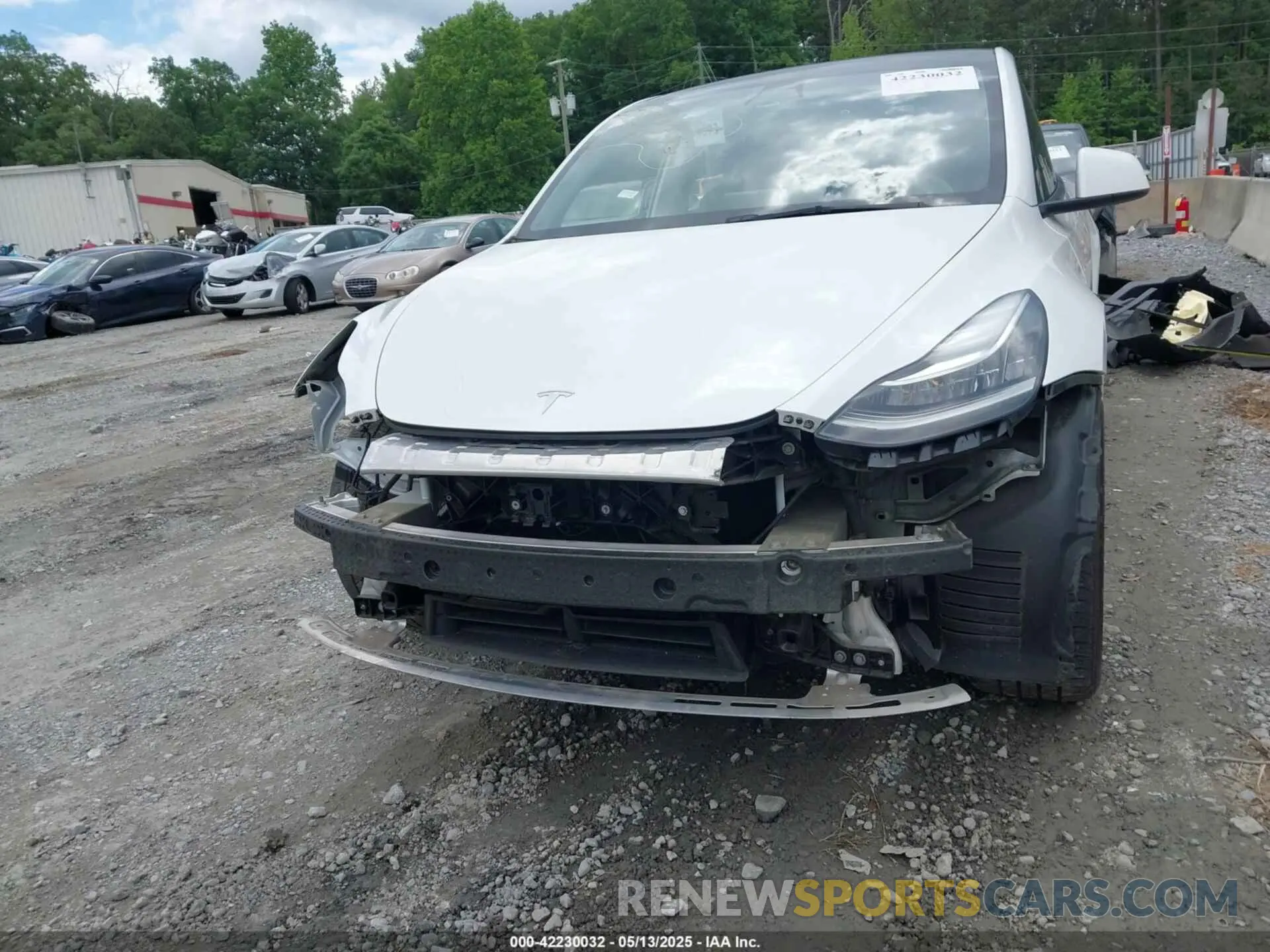 22 Photograph of a damaged car 5YJYGDEEXMF267616 TESLA MODEL Y 2021