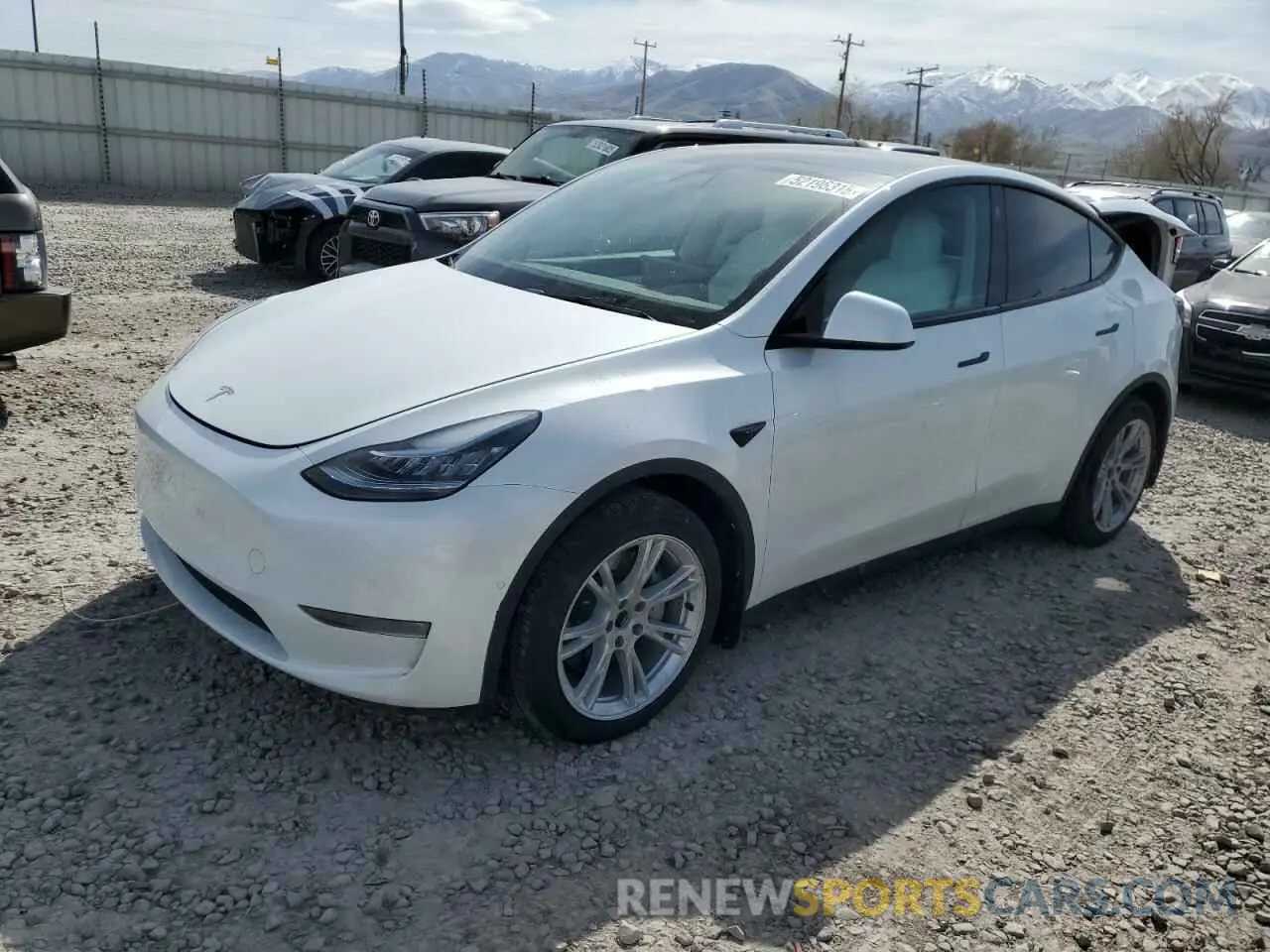1 Photograph of a damaged car 5YJYGDEEXMF268300 TESLA MODEL Y 2021