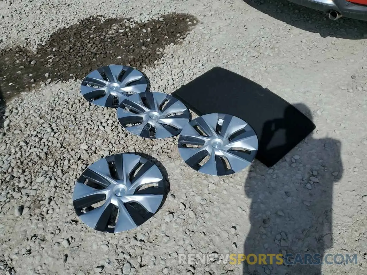 13 Photograph of a damaged car 5YJYGDEEXMF268300 TESLA MODEL Y 2021